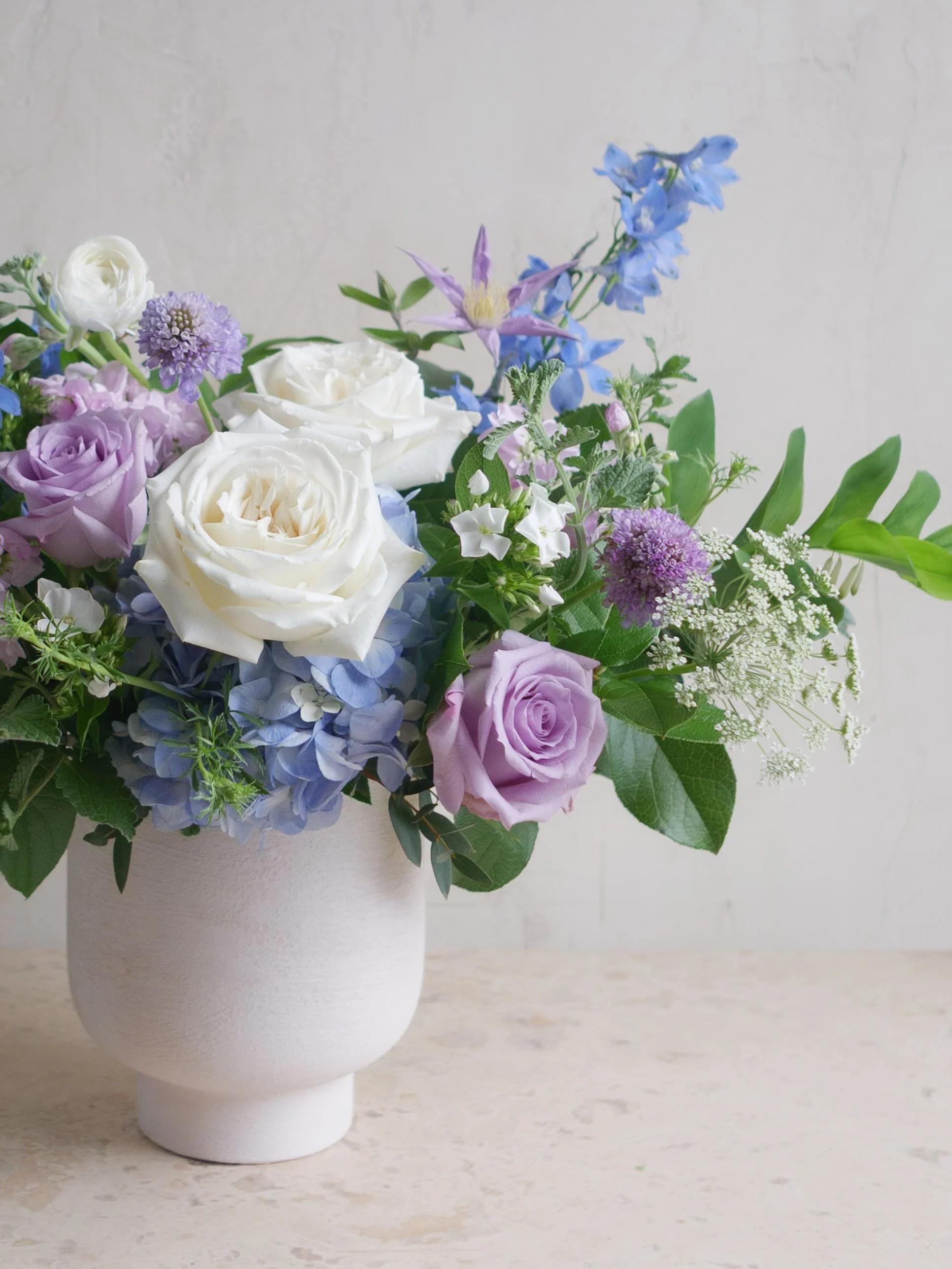 purple-pink-mauve-white-floral-arrangement-les-fleurs-andover-la-vie-est-belle (2).jpg