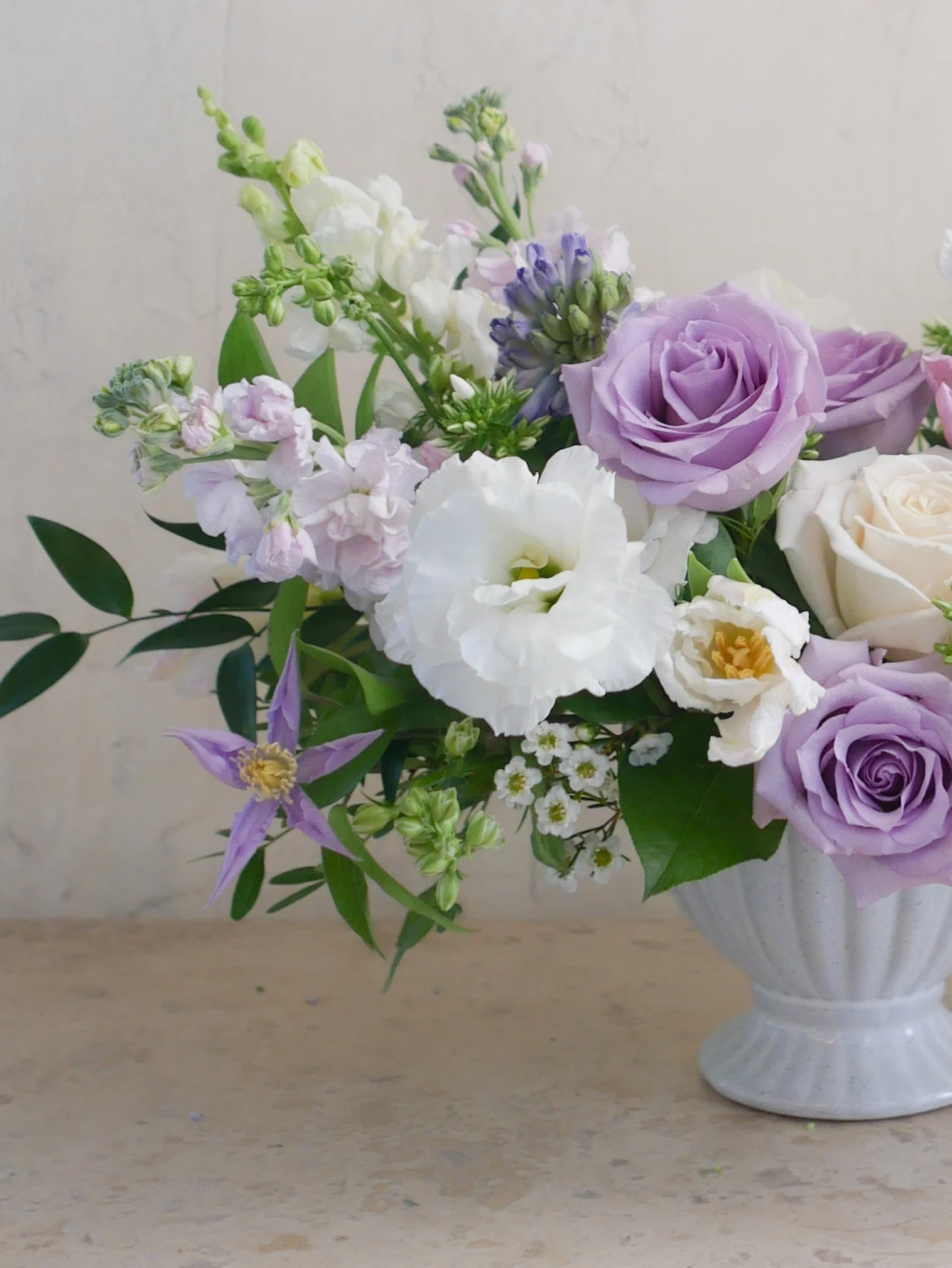spring-flower-arrangement-soft-lavender-blush-roses-hyacinth-les-fleurs-andover-reves-de-lavande-1.jpg