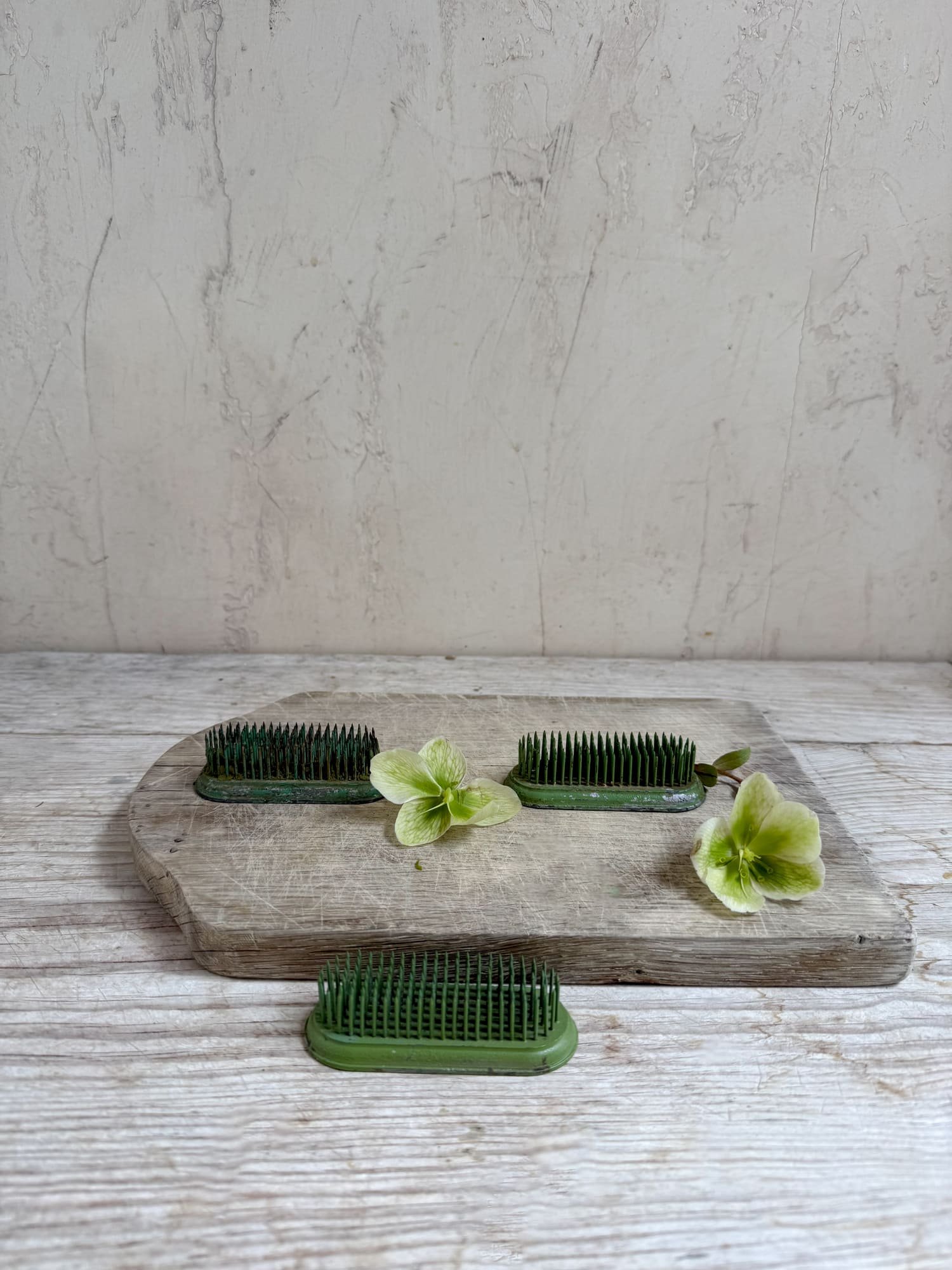 vintage-oval-green-pin-flower-frog (2).jpg