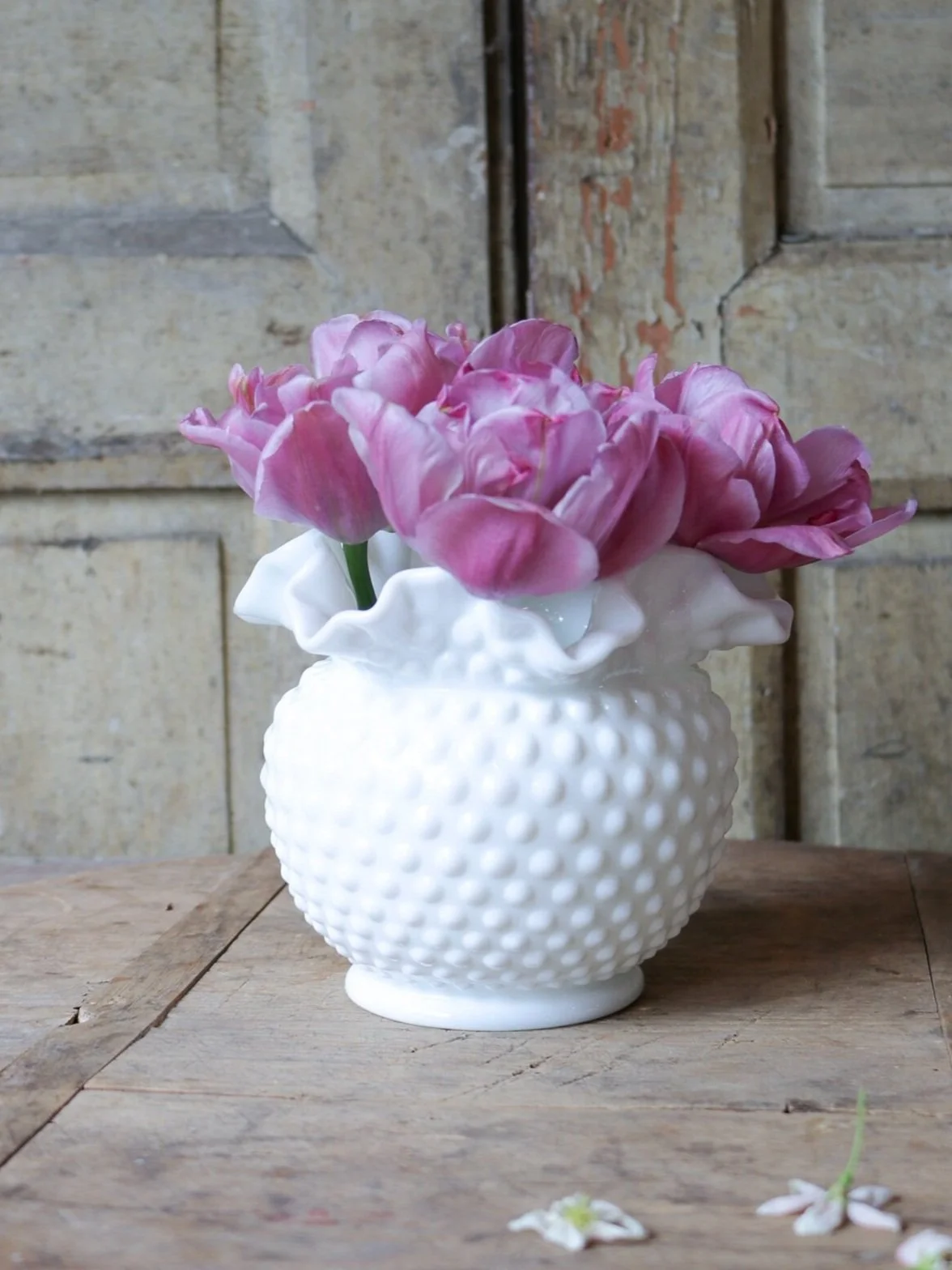 hobnail-milkglass-white-vase-ruffle-edge-flower-pot%2B%25286%2529.jpg