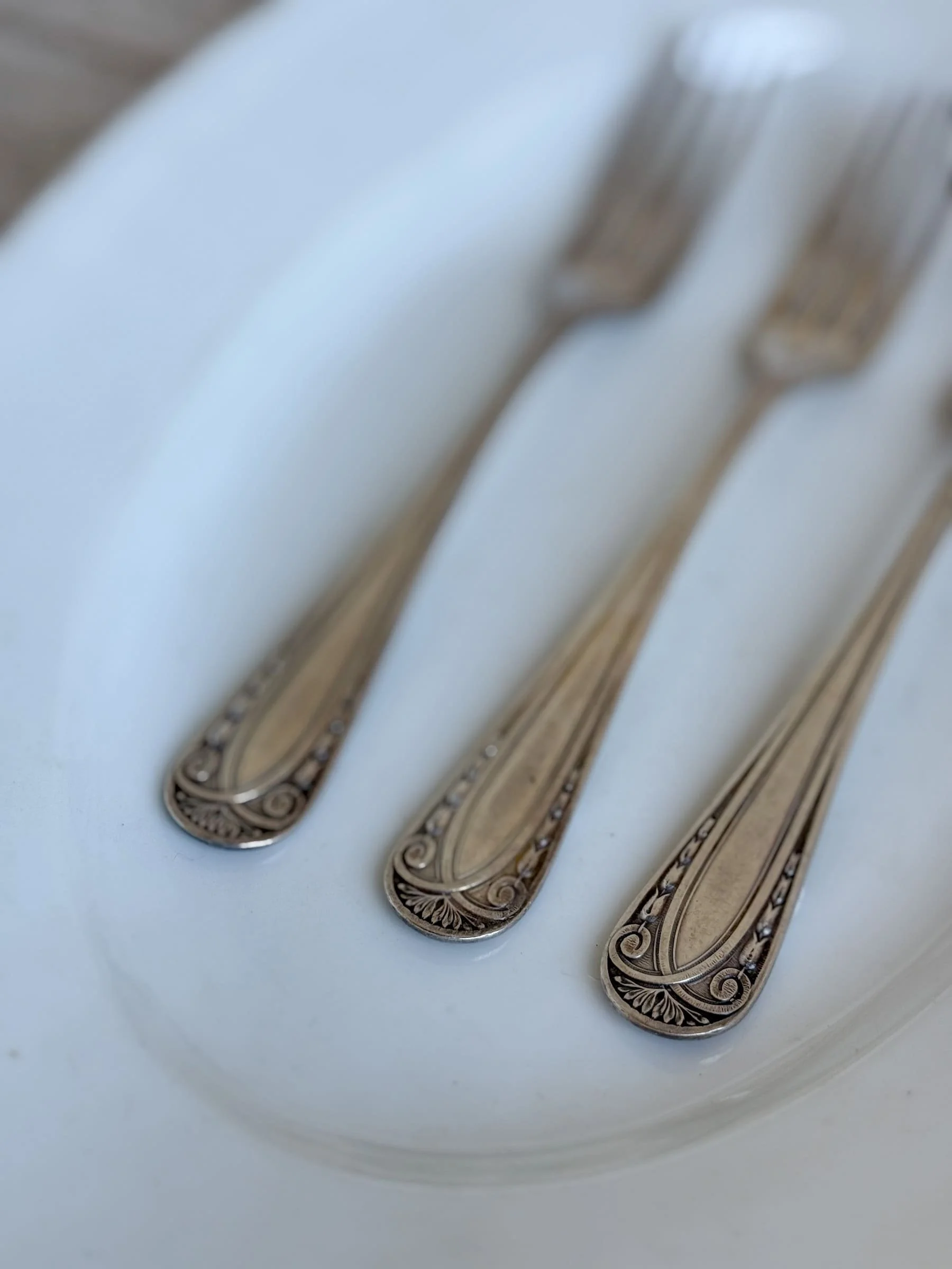 antique-french-silverplated-forks-silver-flatware-tulip-pattern (2).jpg