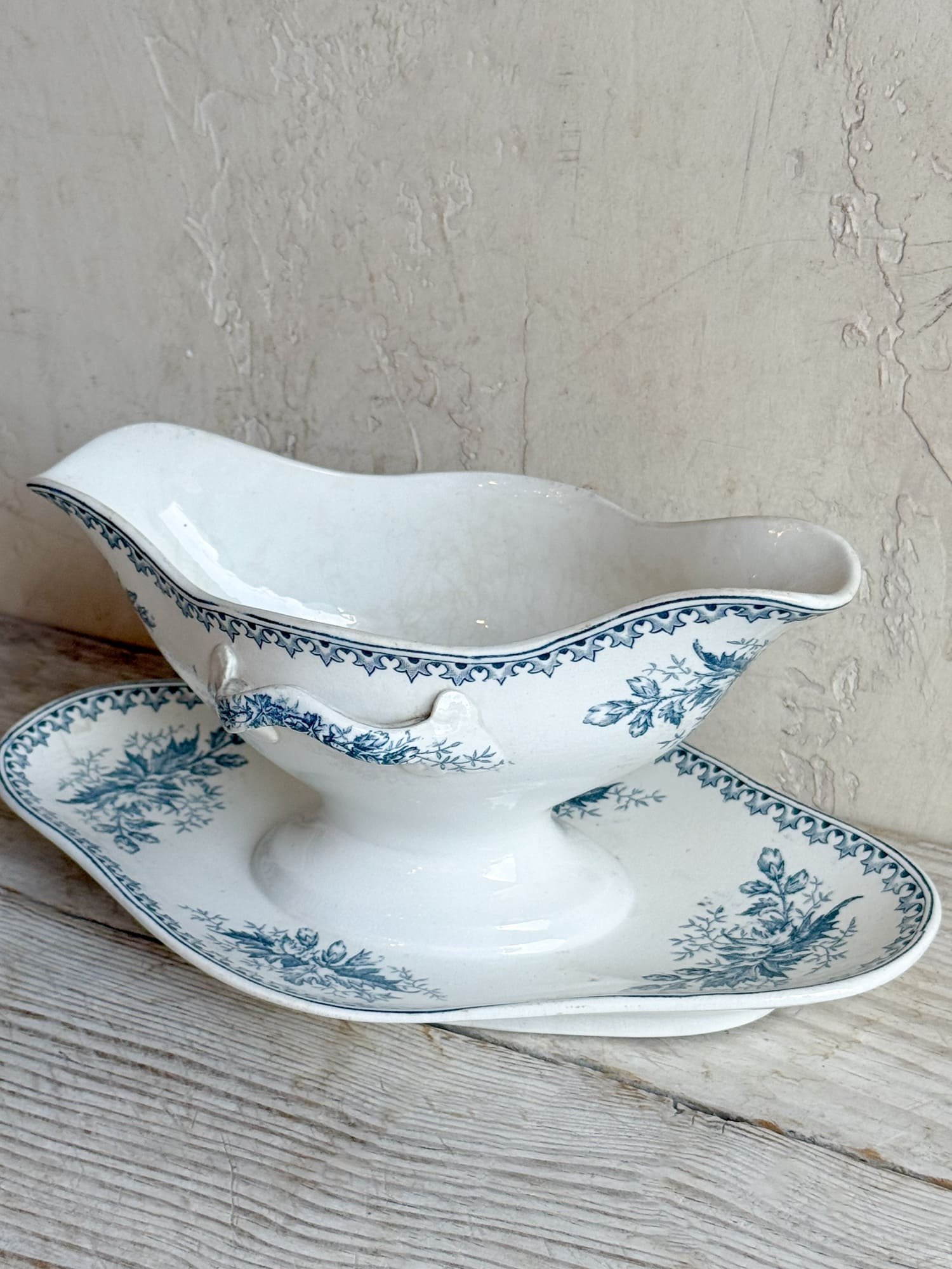 terre-de-fer-sauce-boat-gravy-boat (5).jpg