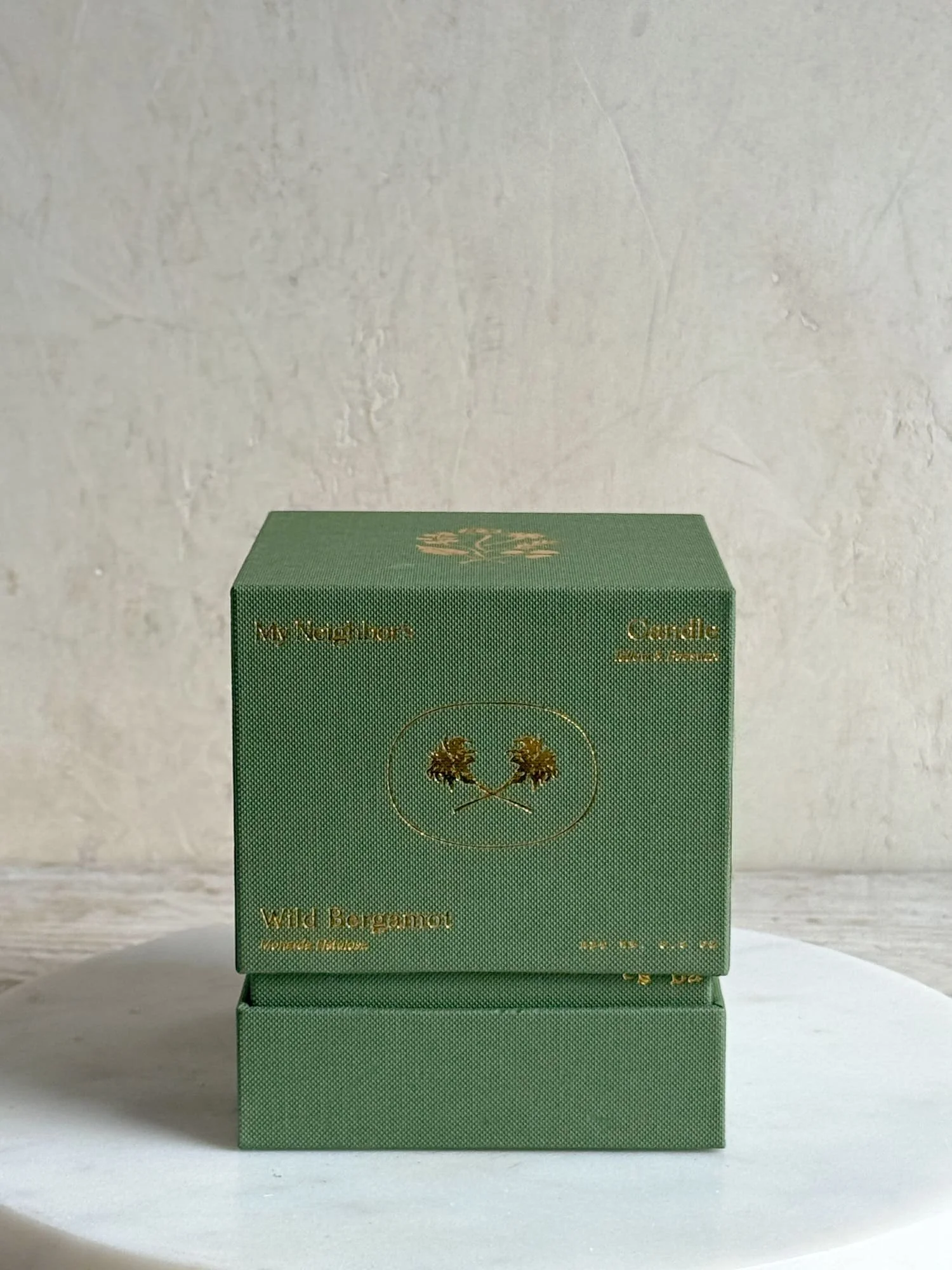 tallow-beeswax-bergamot-essential-oil-candle-green-gift-box.jpeg