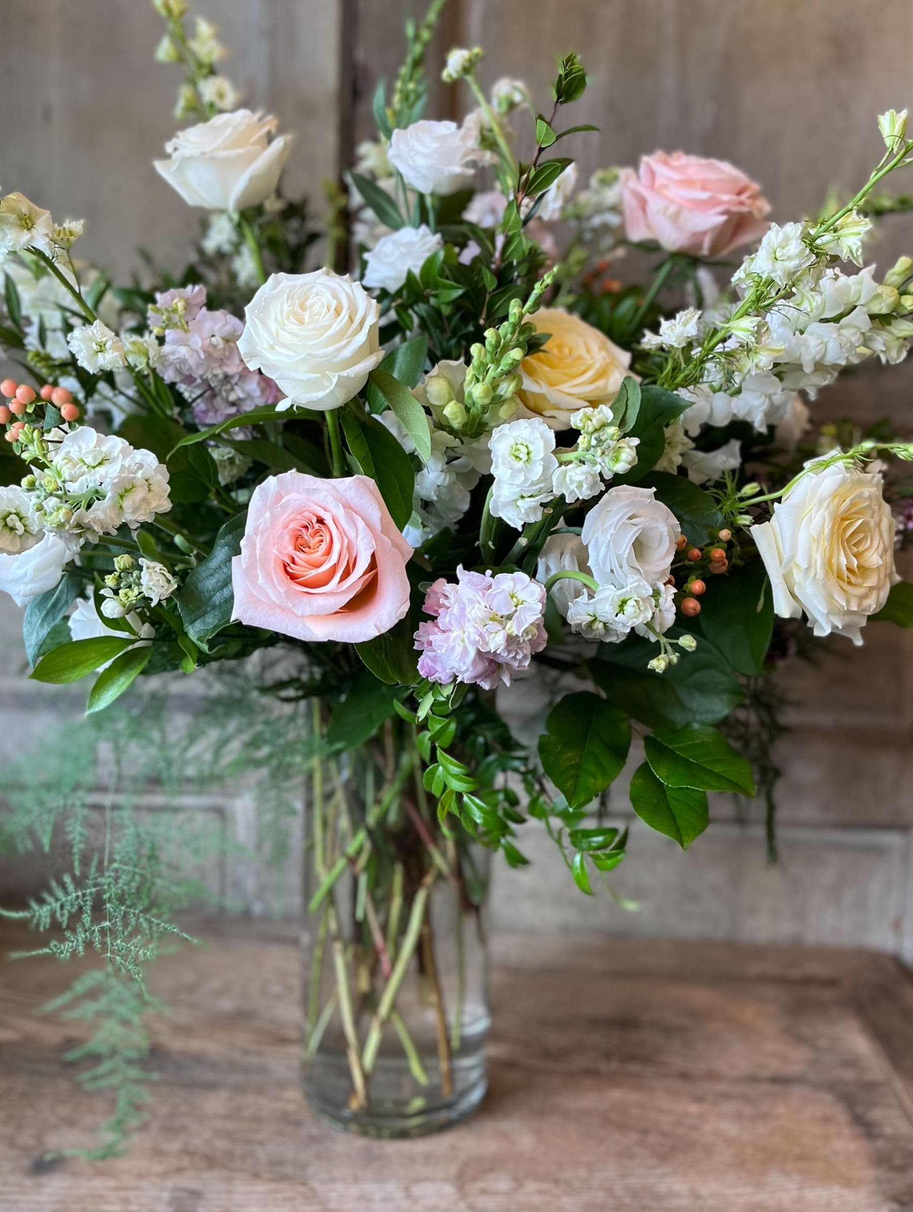 funeral-flowers-tall-service-arrangment-sympathy-florals-lesfleurs-andover-2.jpg