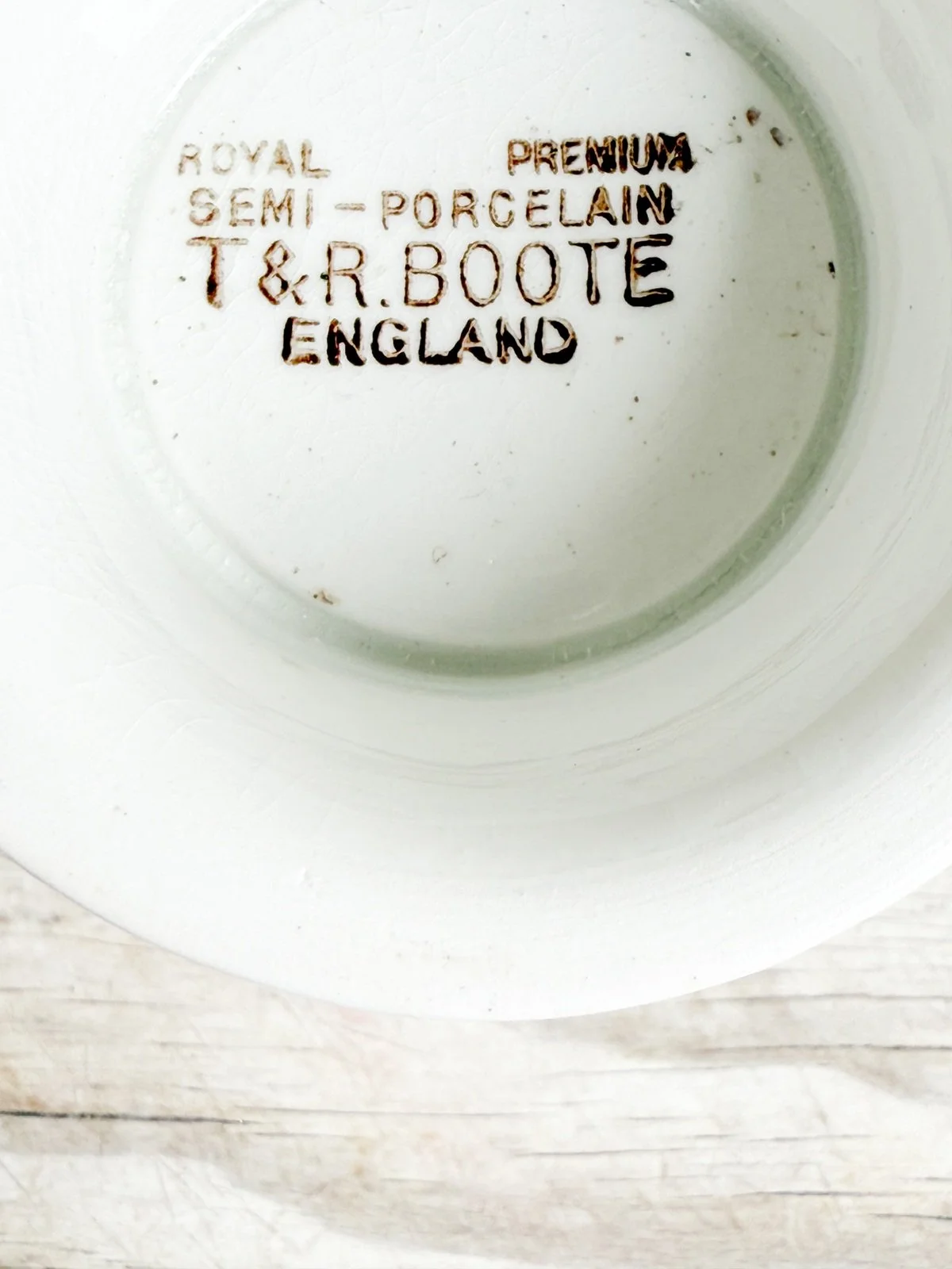 vintage-white-ironstone-vase-boote-england-maker-stamp.JPG