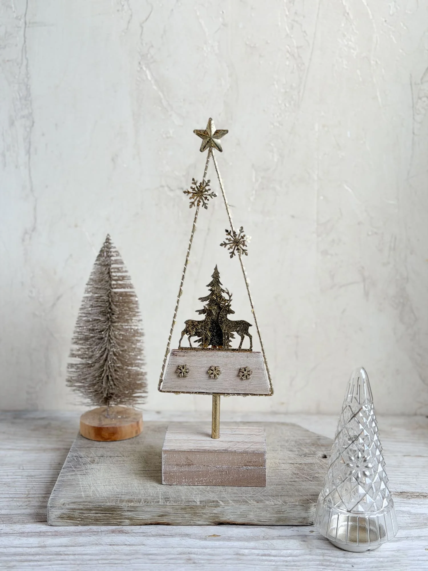 wire-framed-tabletop-tree-santa-reindeer-scenes-holiday-decor.jpg