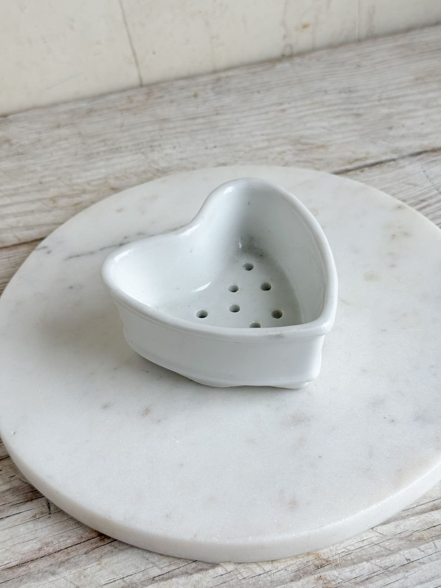 french-ironstone-mold-porcelain-heart-cheese-strainer-2.jpg
