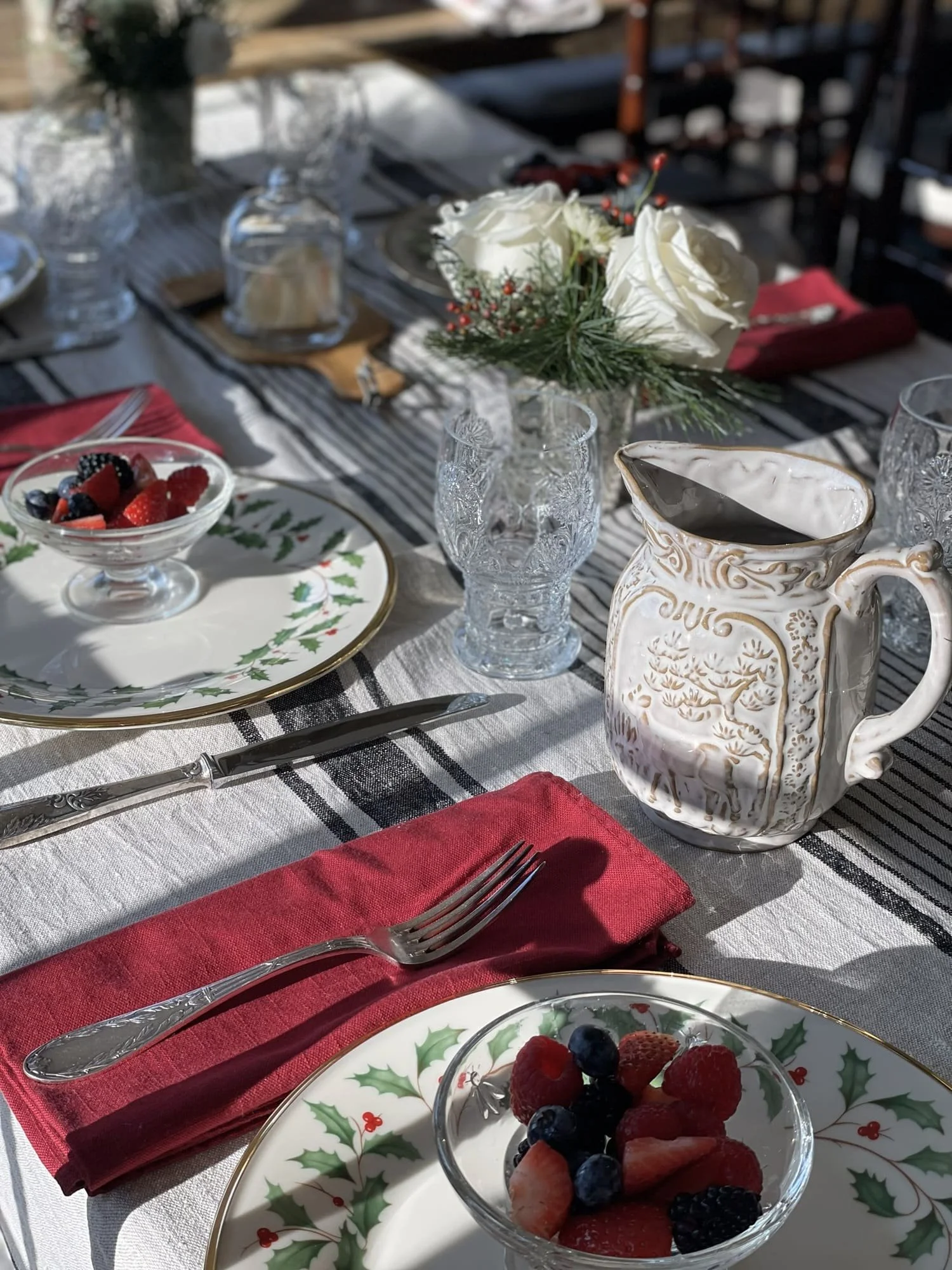 red and white christmas table setting