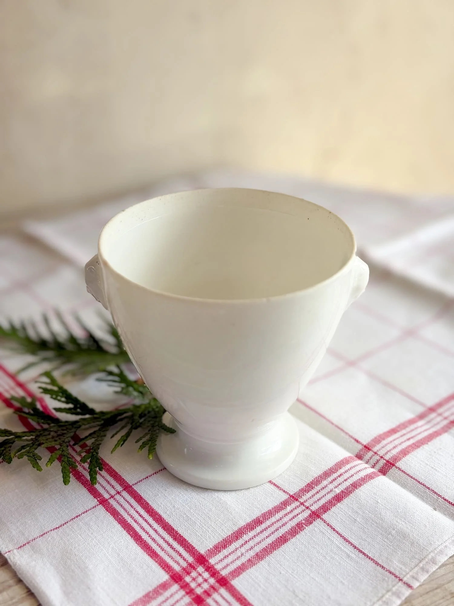 french-porcelain-yogurt-bowl-cameo-face-handles (2).jpg