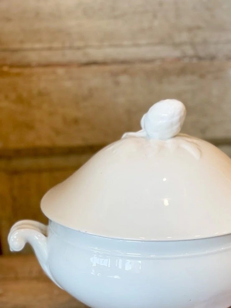 antique-white-ironstone-tureen-artichoke-finial+%281%29.jpg