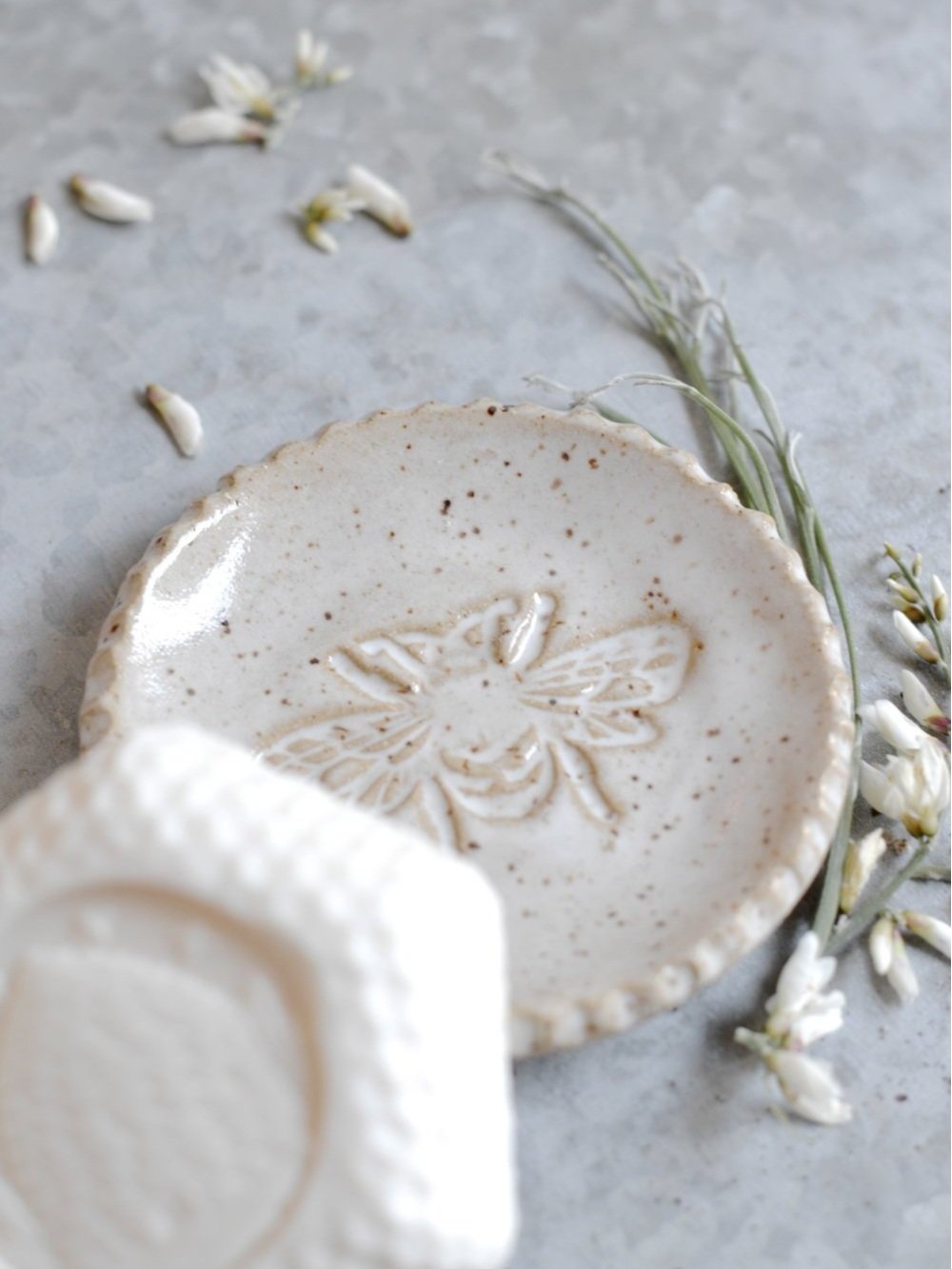 french-soaps-goat-milk-honey-hexagon-beehive-soap-bee-dish.jpg