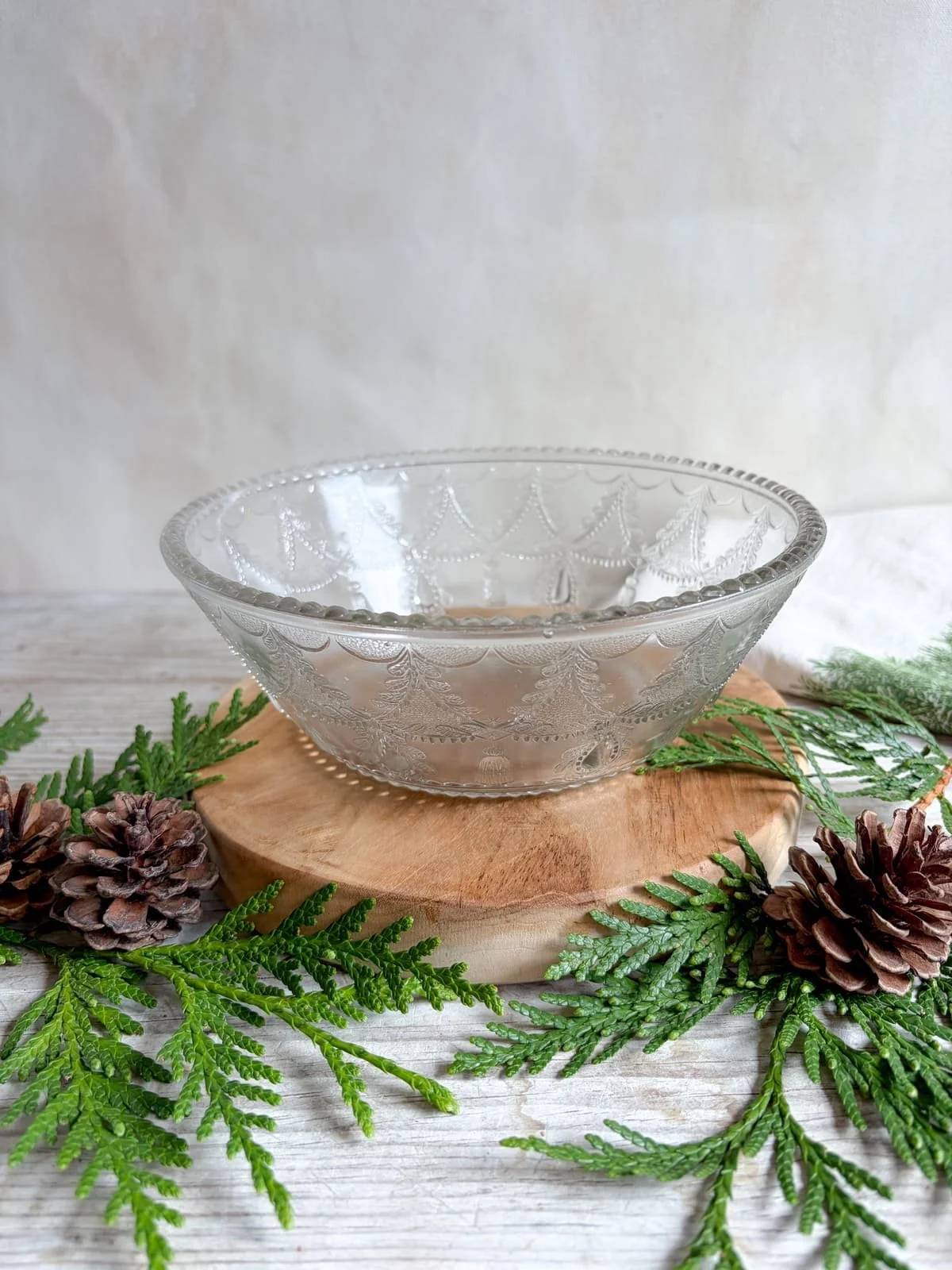 vintage-pressed-glass-garland-swag-bowl (2).jpg