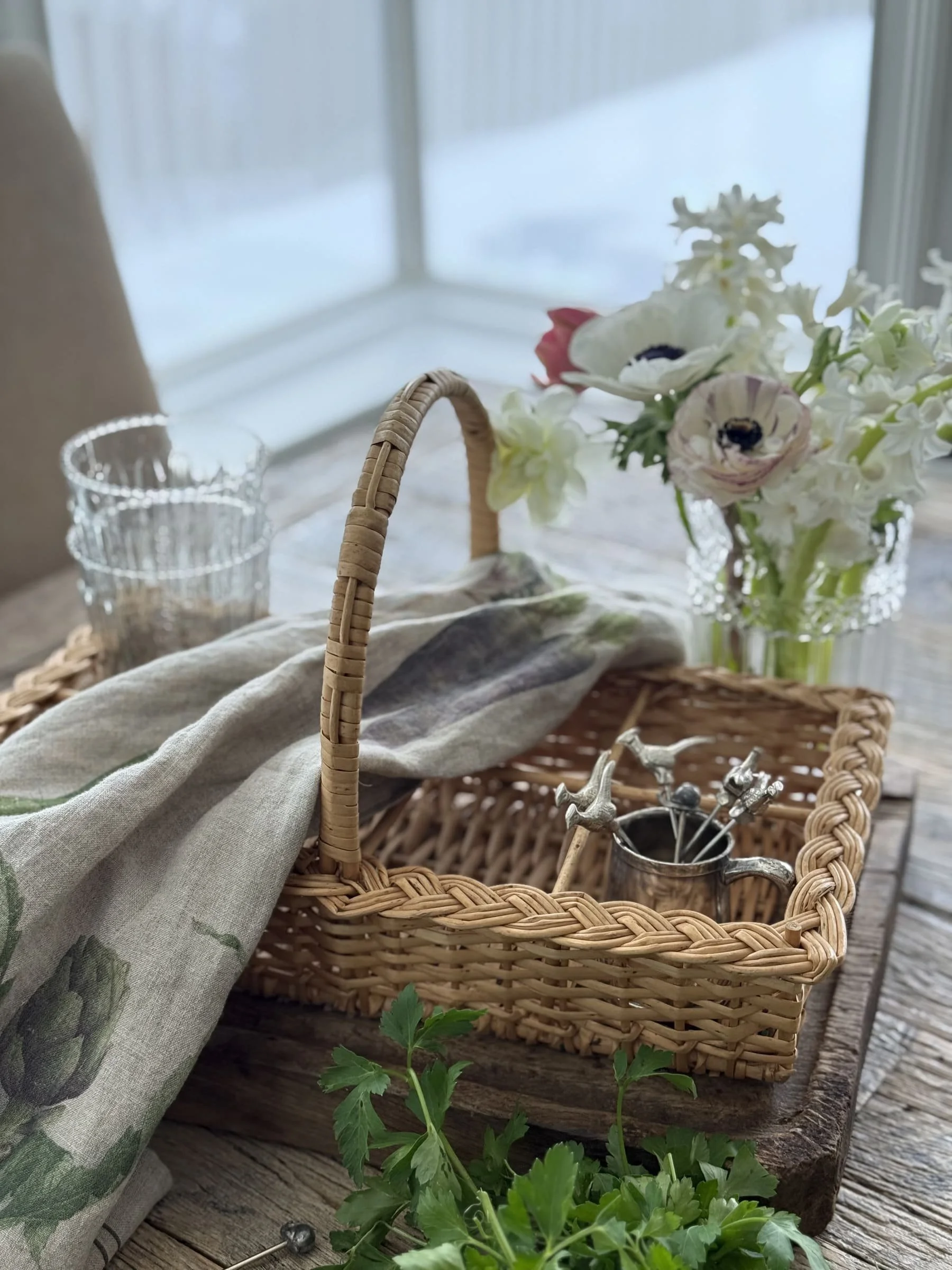 vintage-wicker-sectioned-serving-basket-bottle-holder (4).jpg