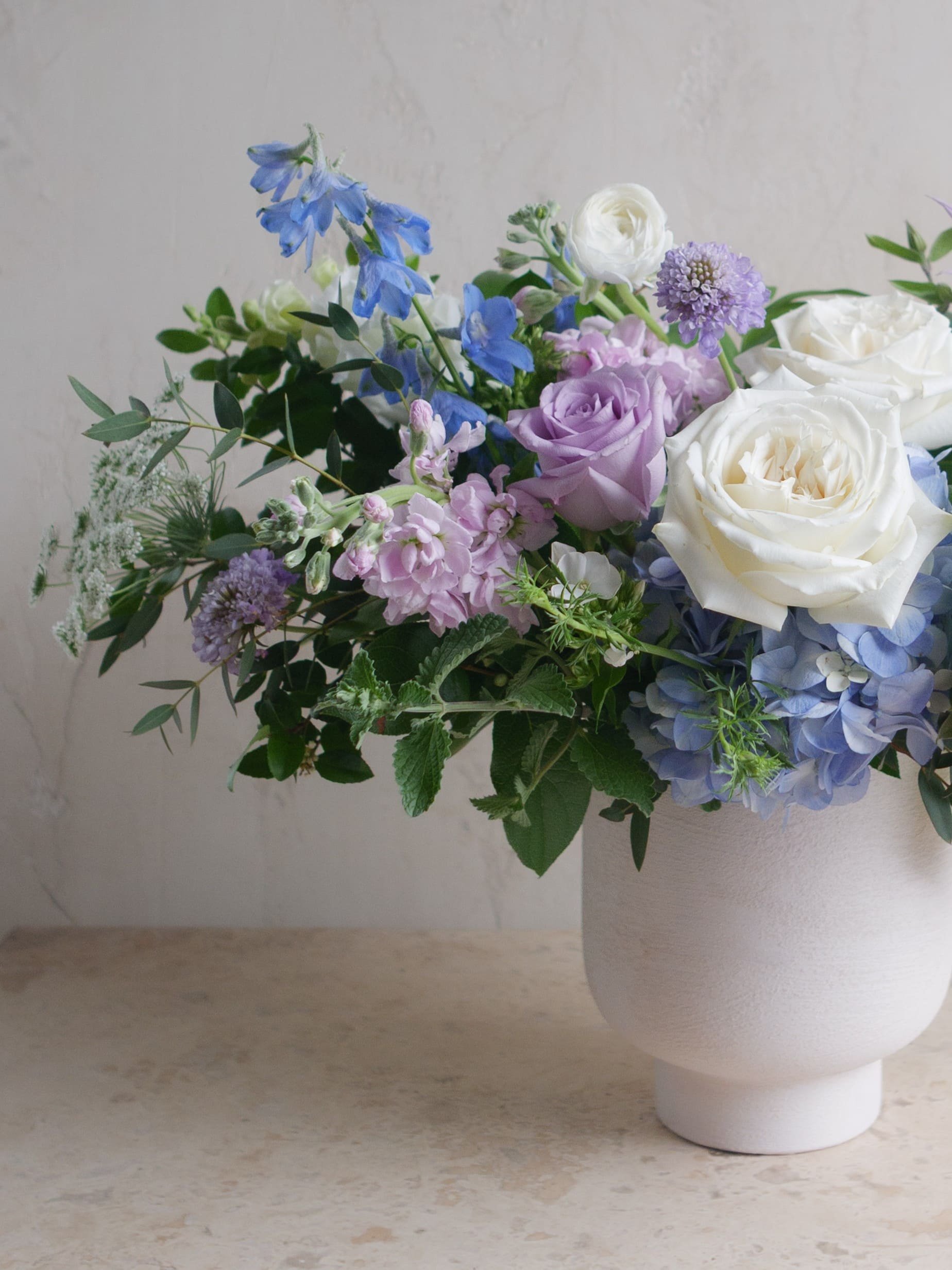 purple-pink-mauve-white-floral-arrangement-les-fleurs-andover-la-vie-est-belle (3).jpg