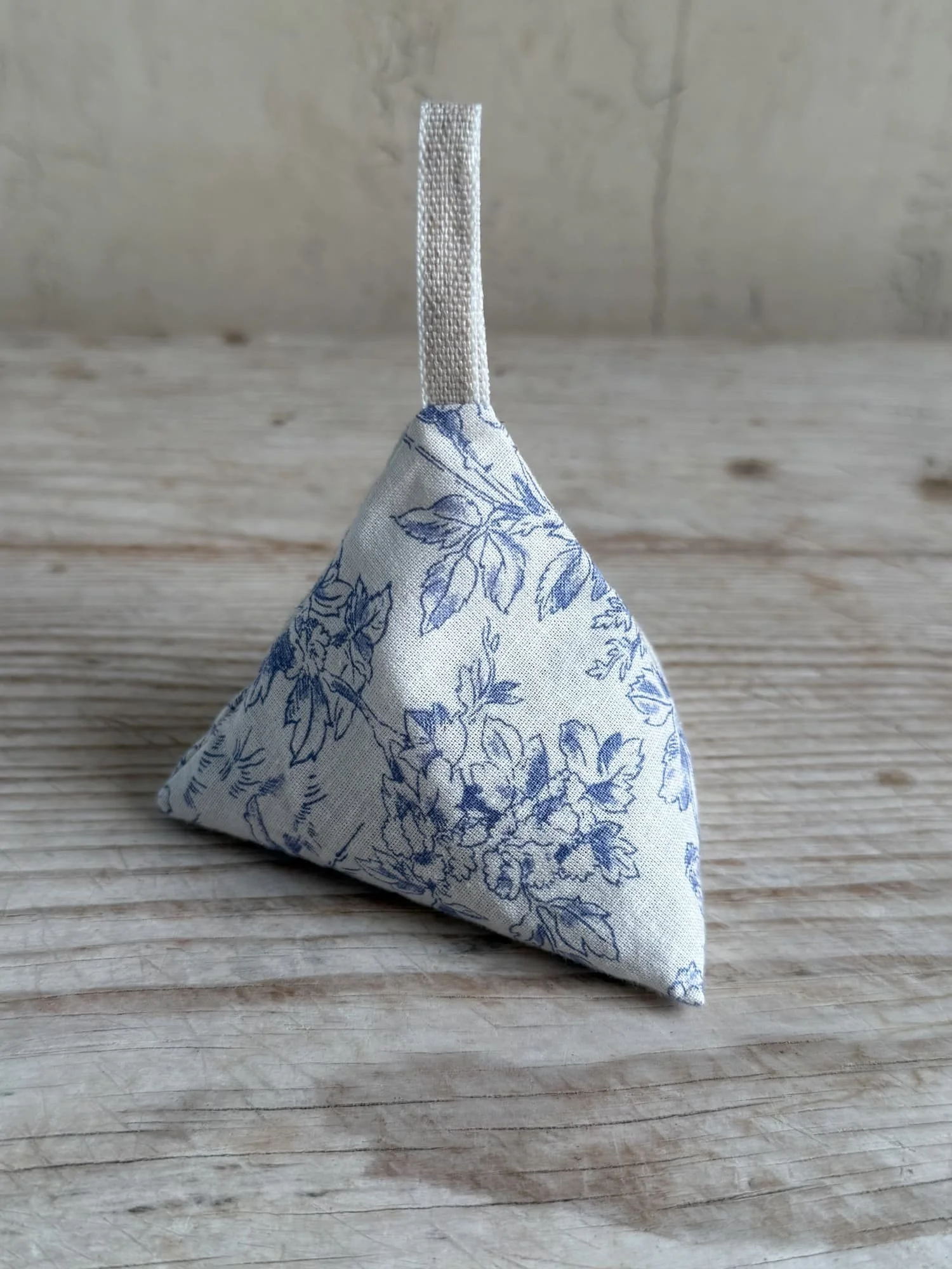 lavender-sachet-french-blue-toile-linen-from-france-2.jpg