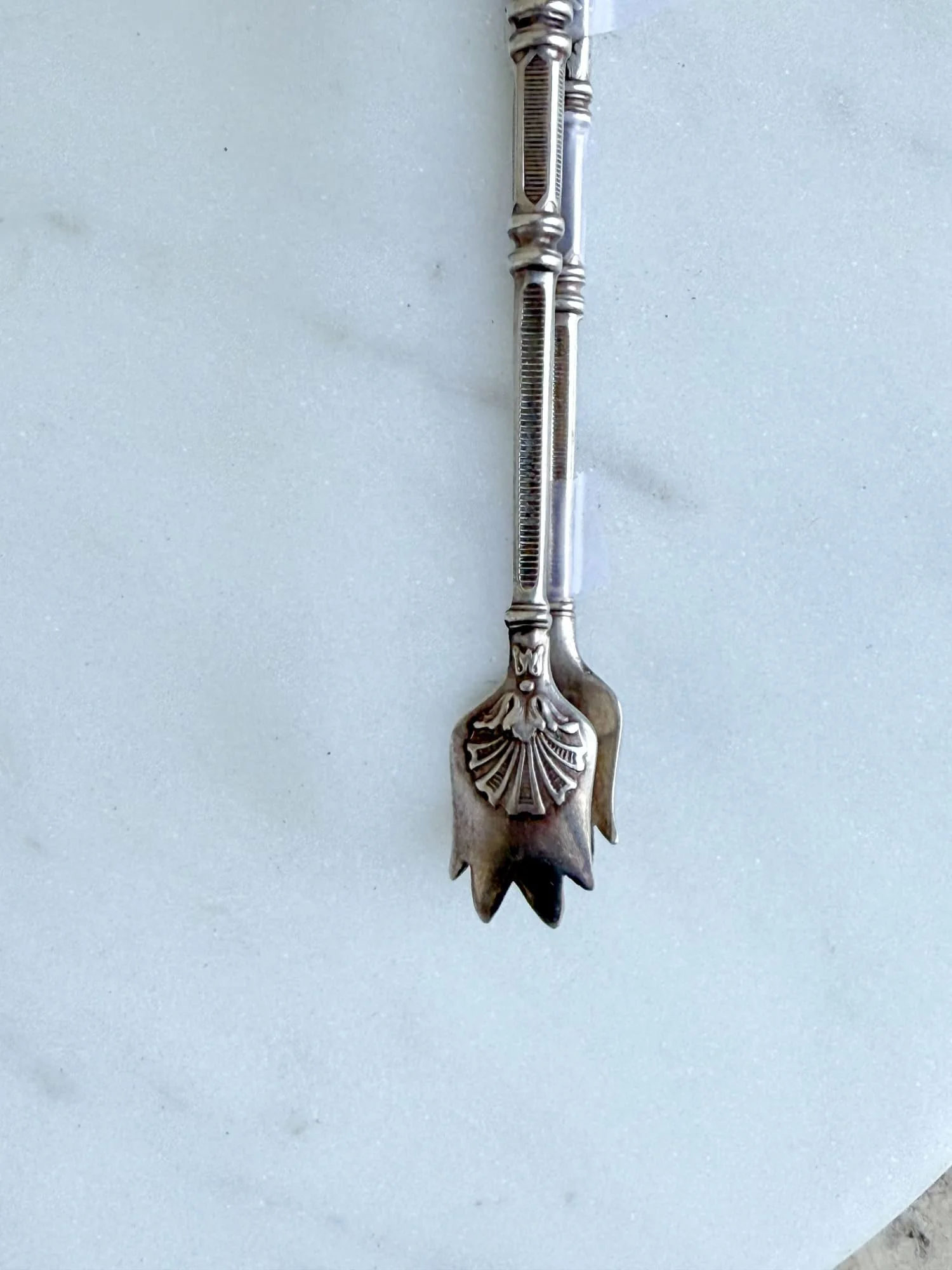 vintage-silver-sugar-tongs-talon-claw-shell.jpg