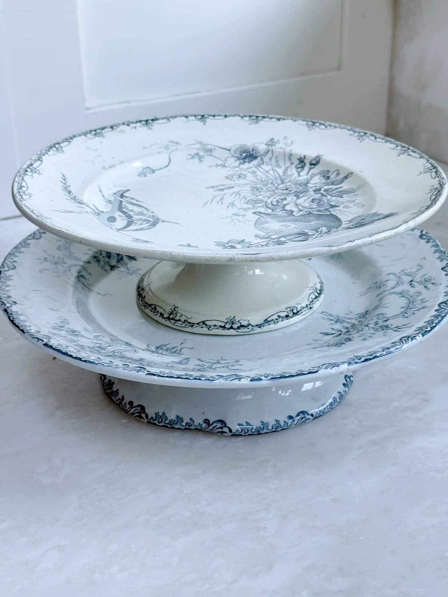 terre-de-fer-pedestal-plate-cake-stand- (2).jpg