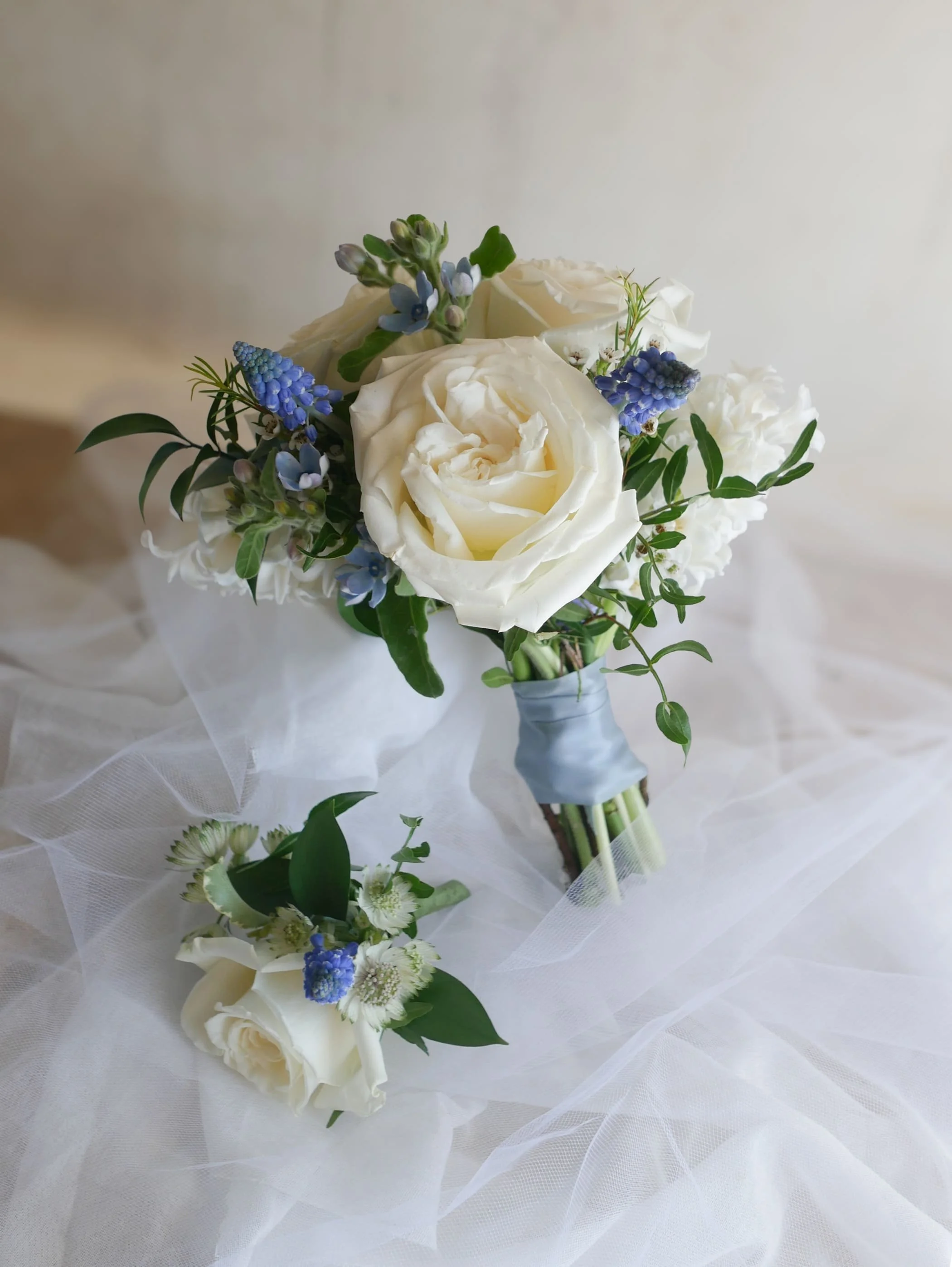 prom flowers handheld posie bouquet boutonniere