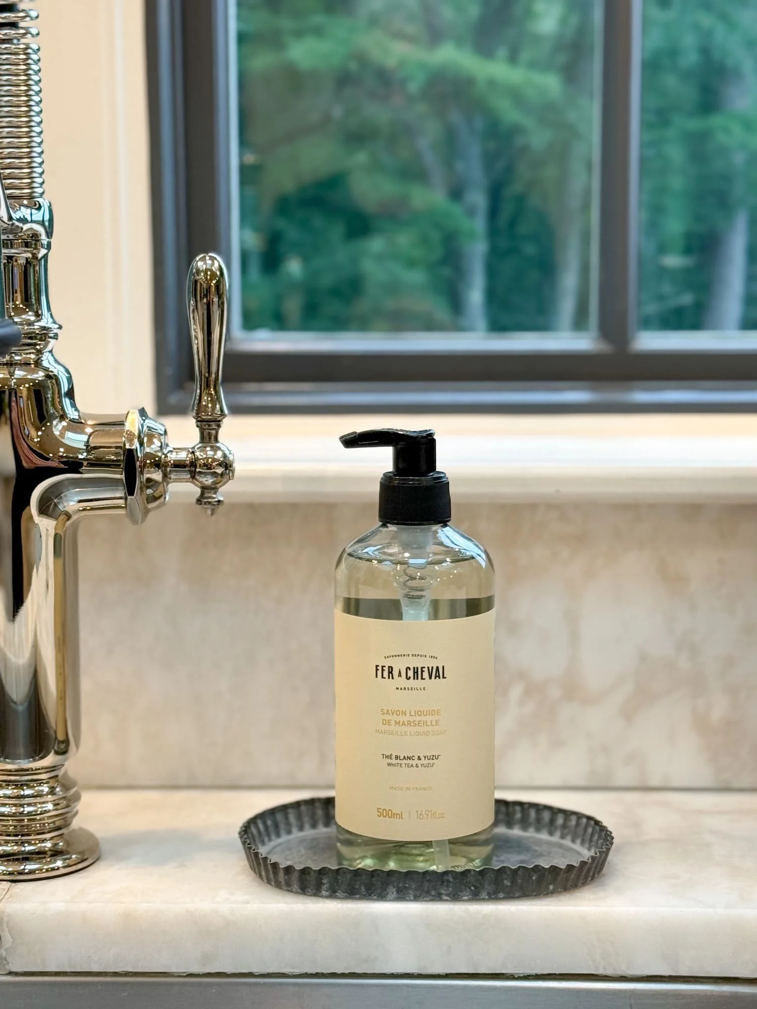 marseille-liquid-soap-white-tea-yuzu-scent-from-france-2.jpeg