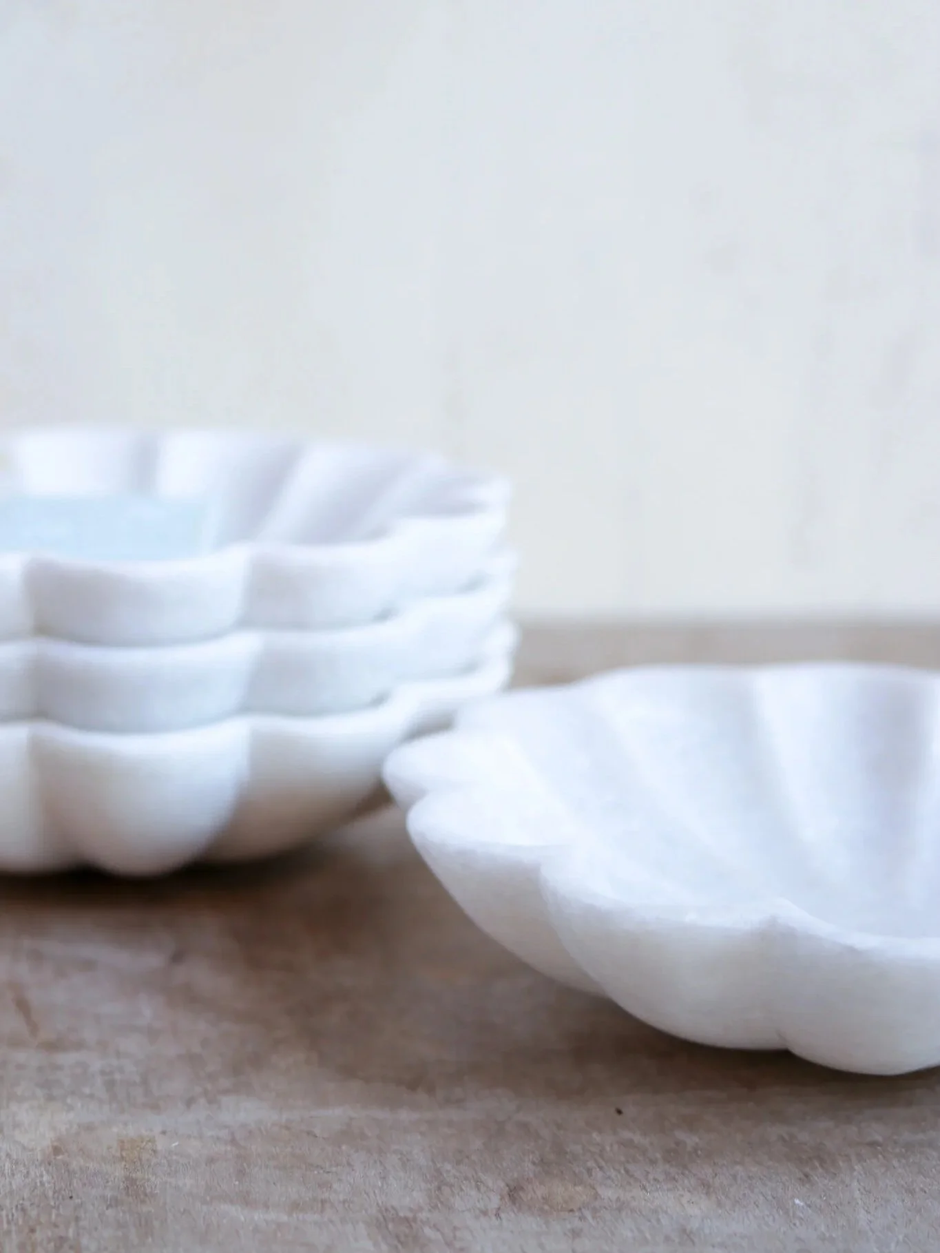 marble-floral-soap-ring-dish-lesfleurs-andover+%283%29.jpg
