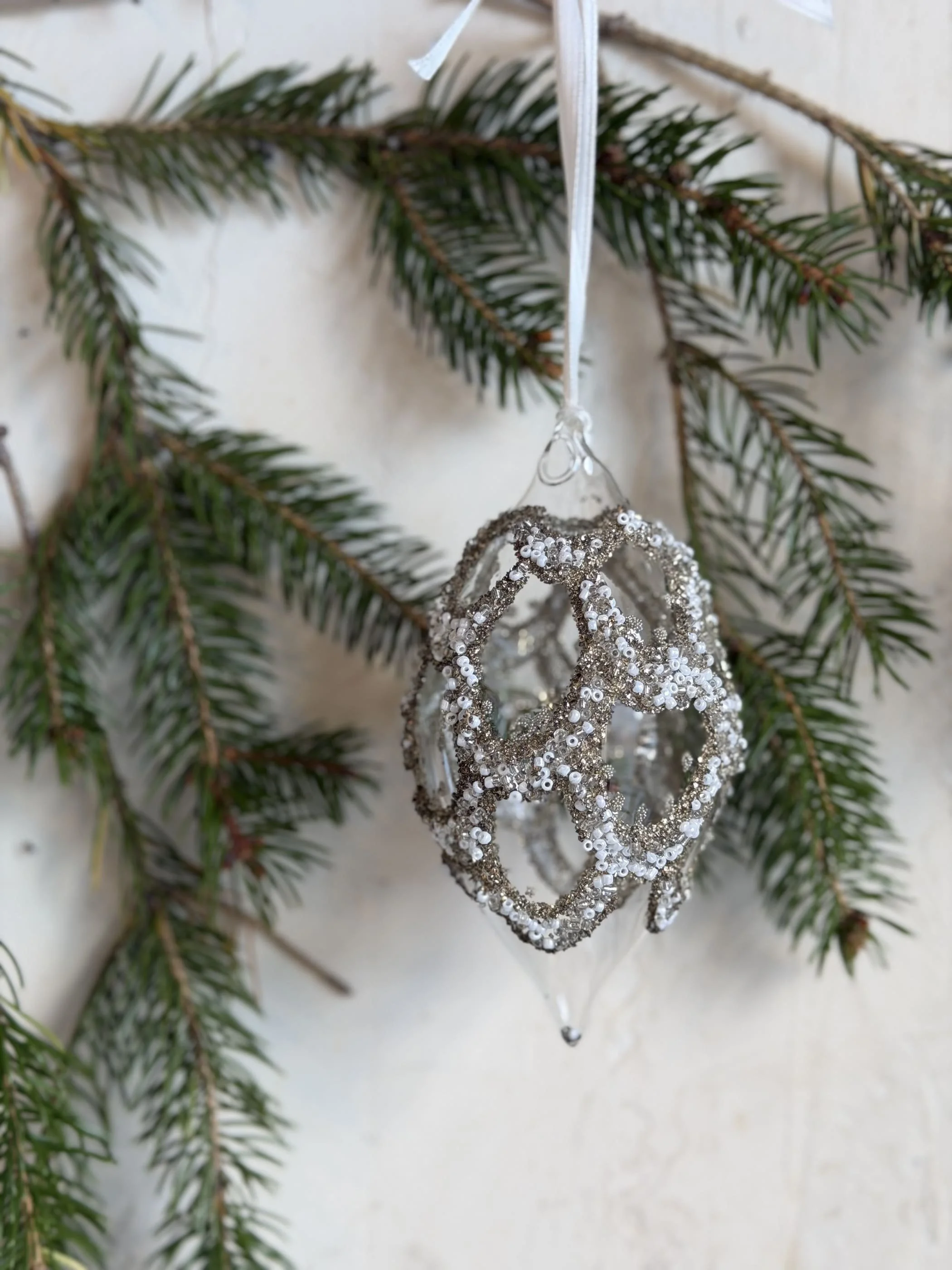 glass-teardrop-ornament-silver-pearl-beaded-garland.jpg