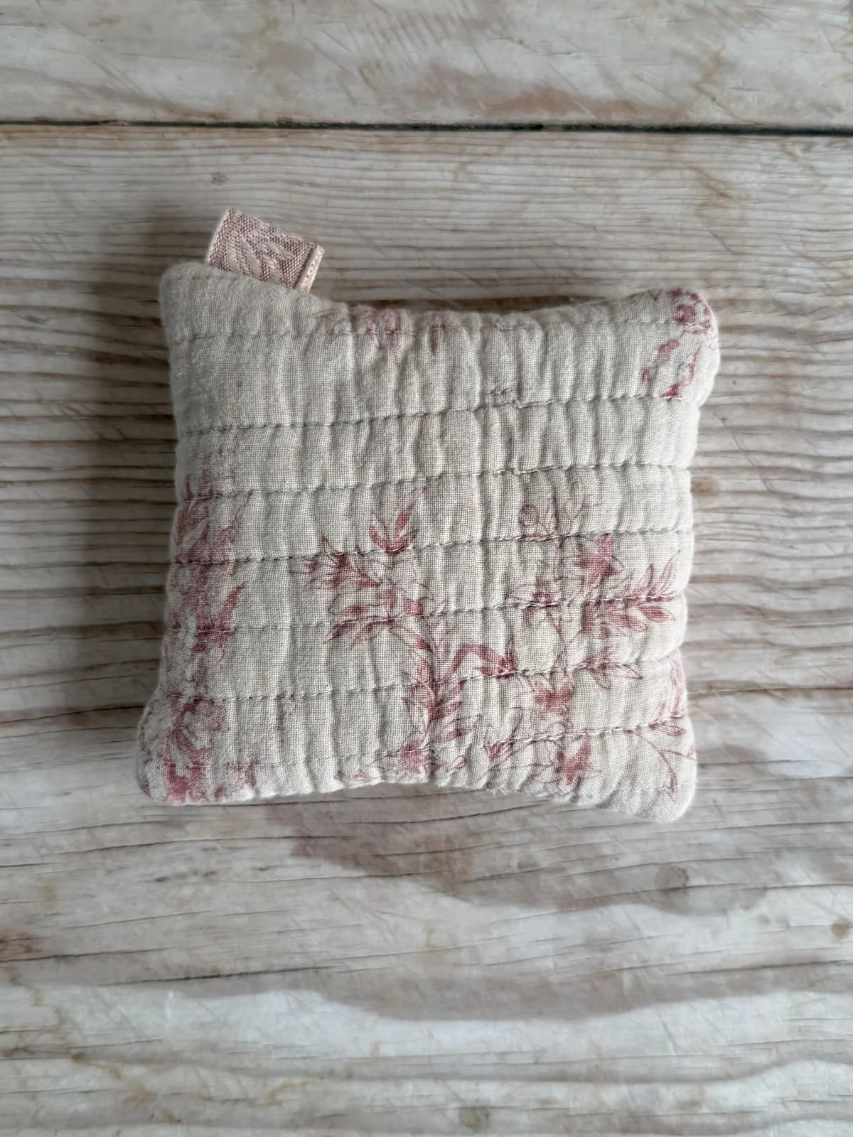 handmade-vintage-quilted-toile-lavender-fragrance-sachet-pillow.jpg