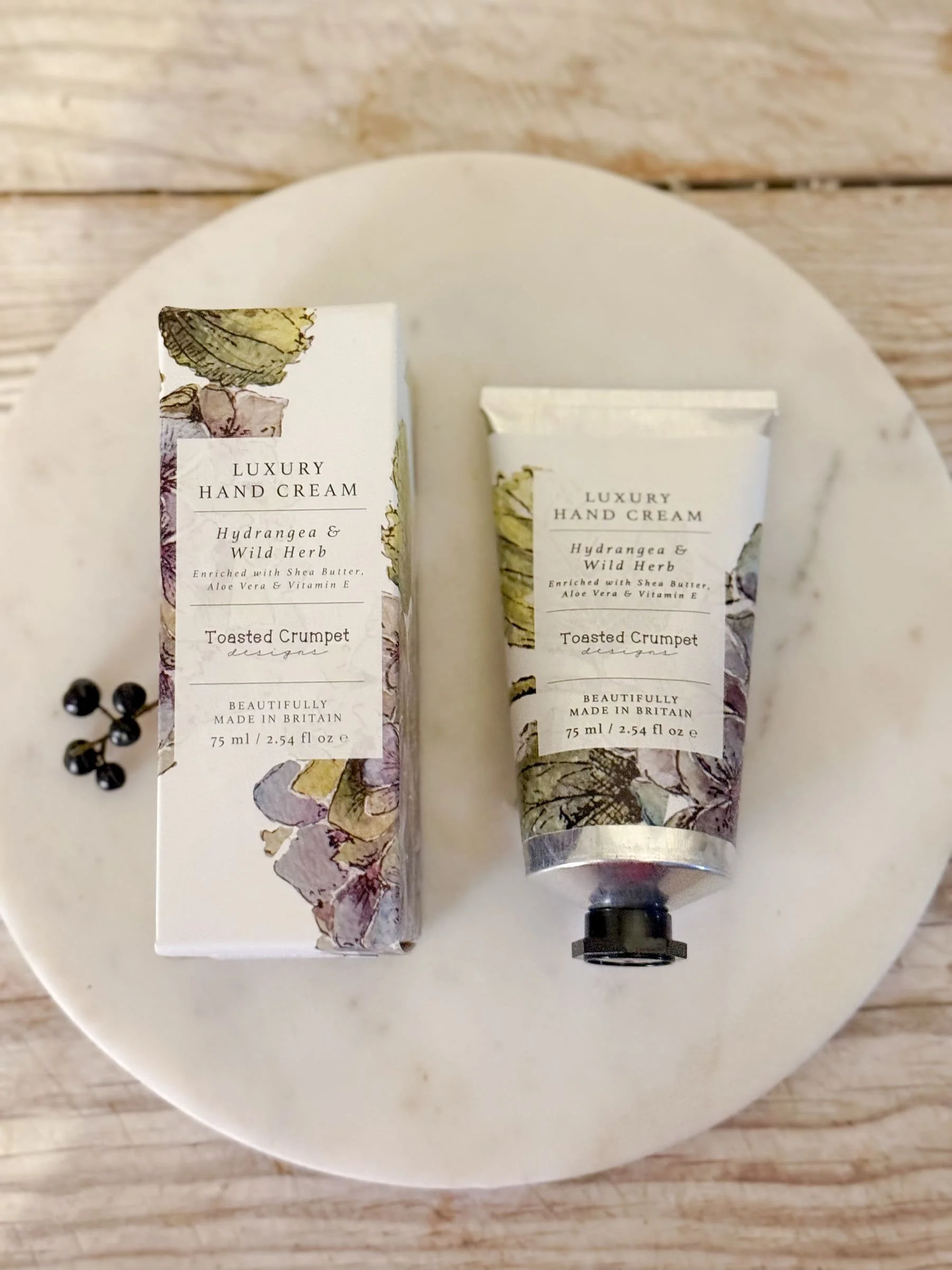 toasted-crumpet-luxury-hand-cream-hydrangea-scent (1).jpg