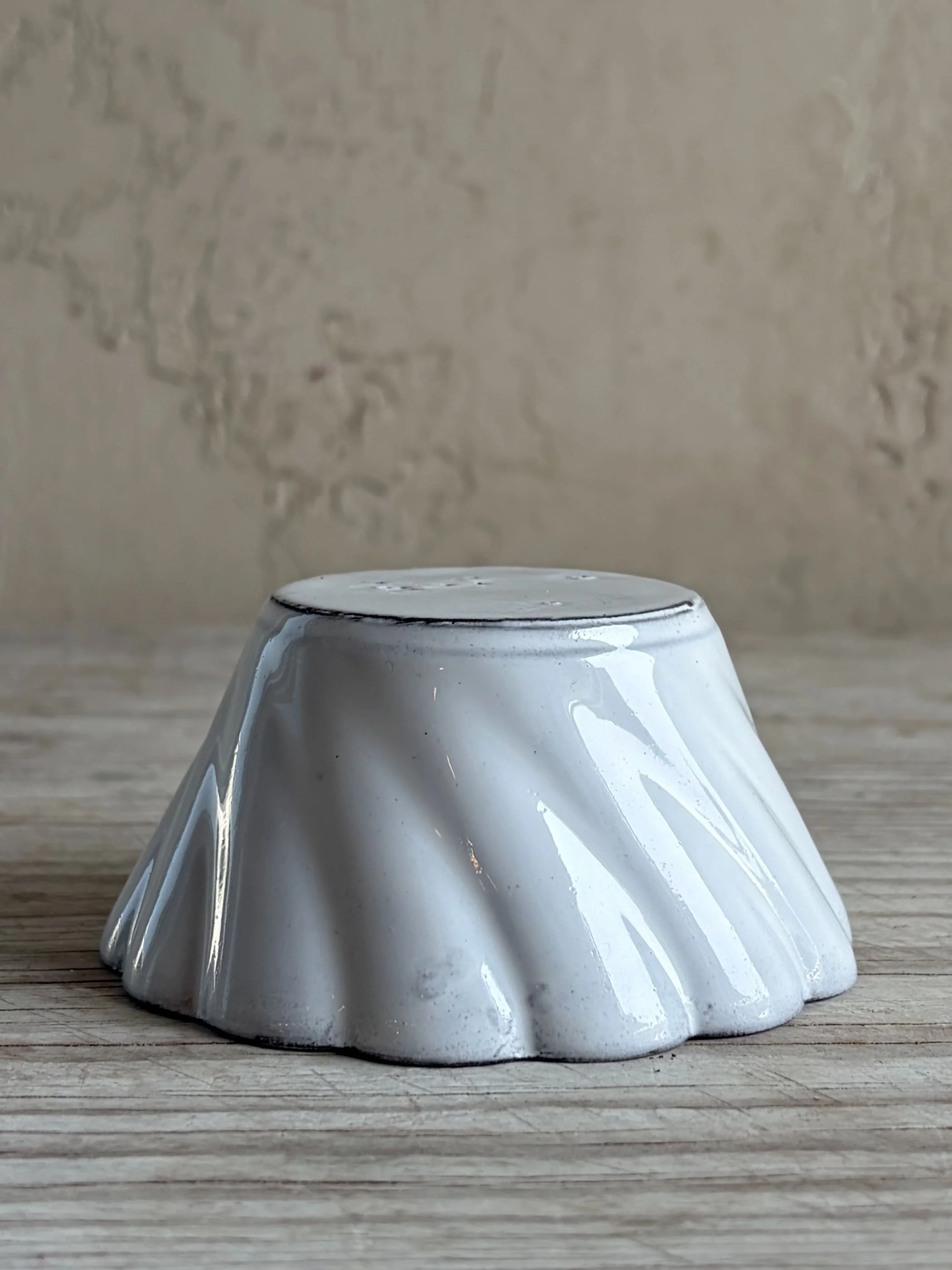 reves-argile-ceramic-swirled-rib-bowl-provence-pottery-1.jpeg