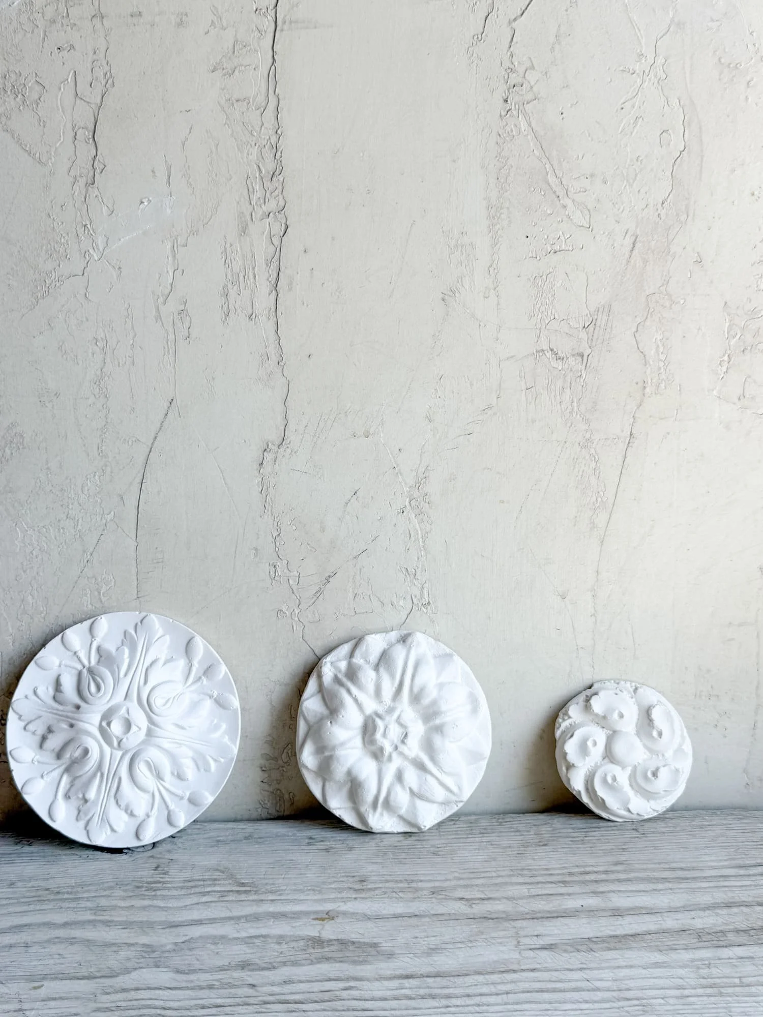 alix-d-reynis-limoges-porcelain-decorative-rosette (2).jpg