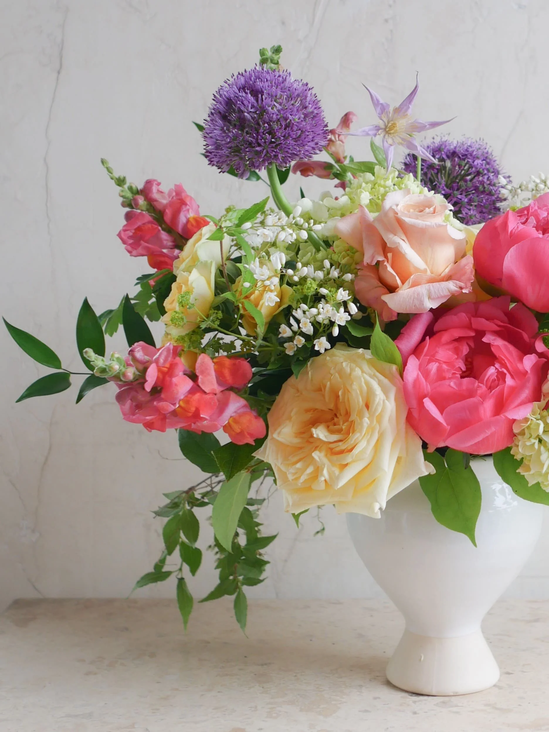 bright-summer-floral-arrangement-les-fleurs-andover-cirque-de-paris (2).jpg