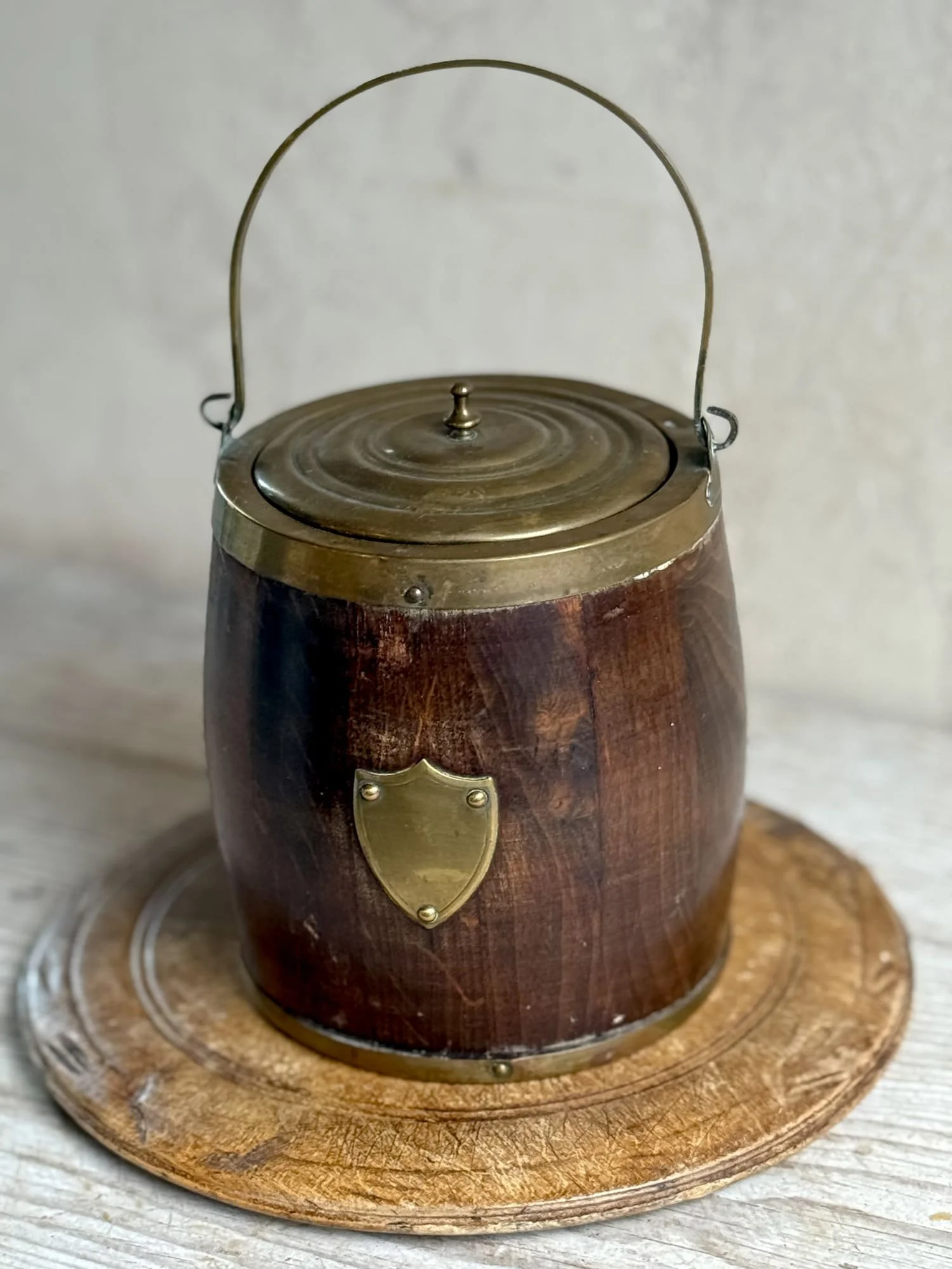 vintage-oak-biscuit-barrel-ice-bucket-brass-trim-2.jpg