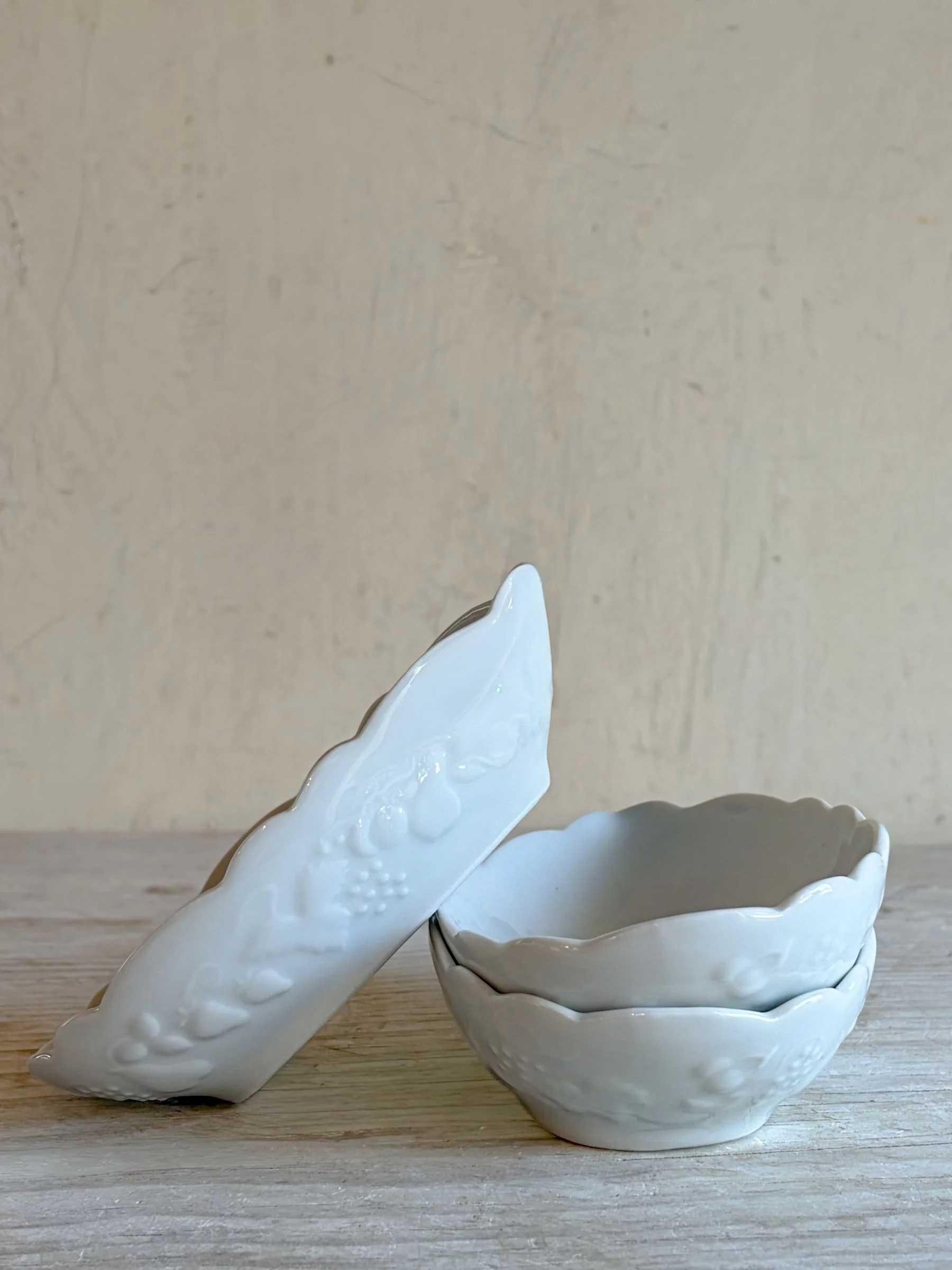 french-porcelain-philippe-deshoulieres-spoon-rest-dish (4).jpg