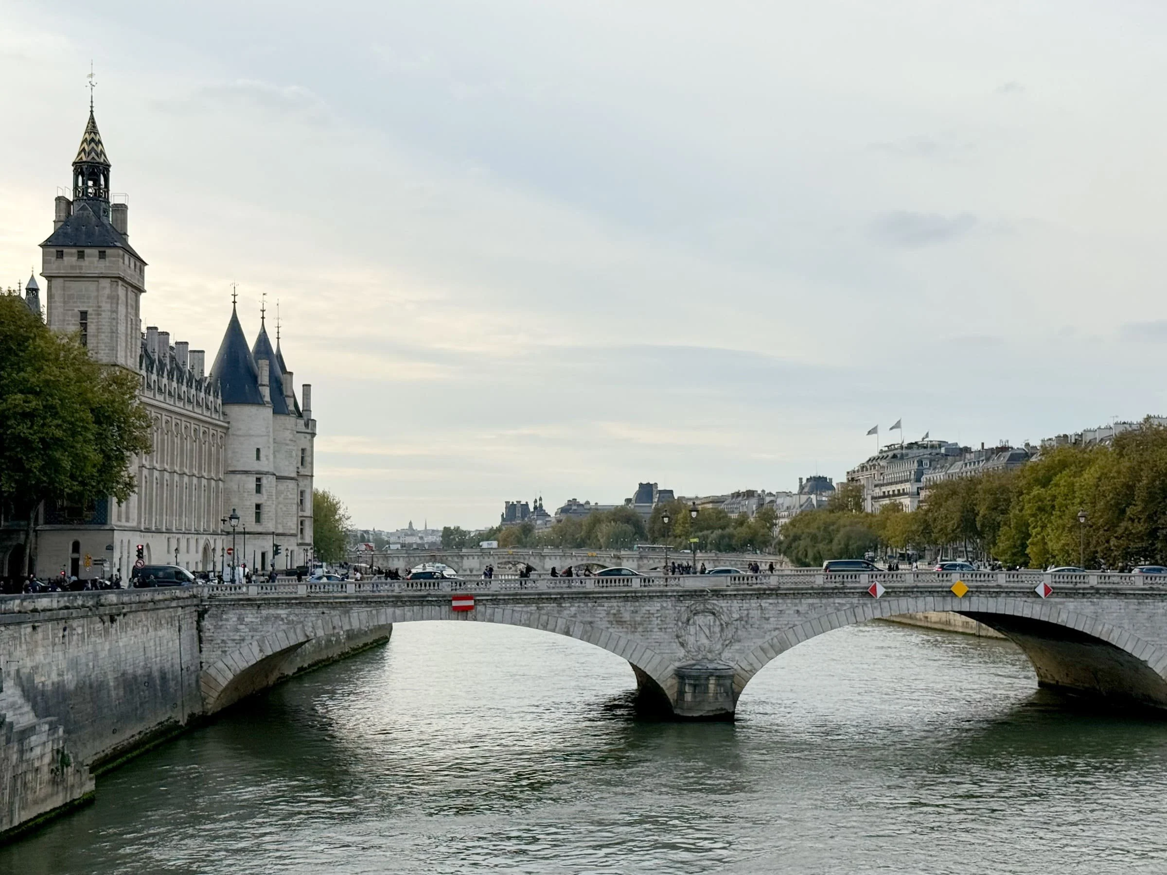 paris-antiquing-tour-banner-seine-river-bridge.jpg