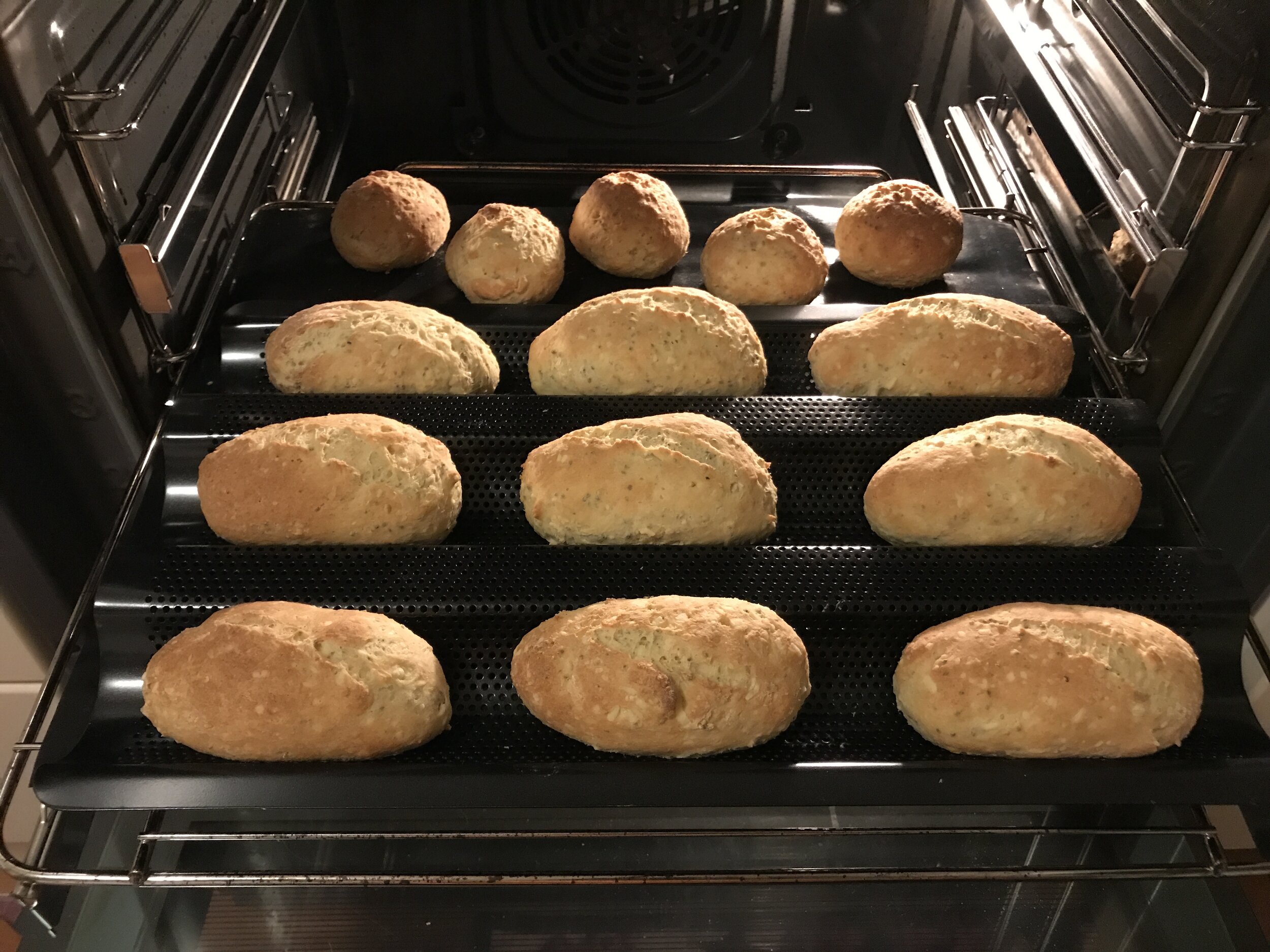 Luftige og saftige Baguetter/Rundstykker