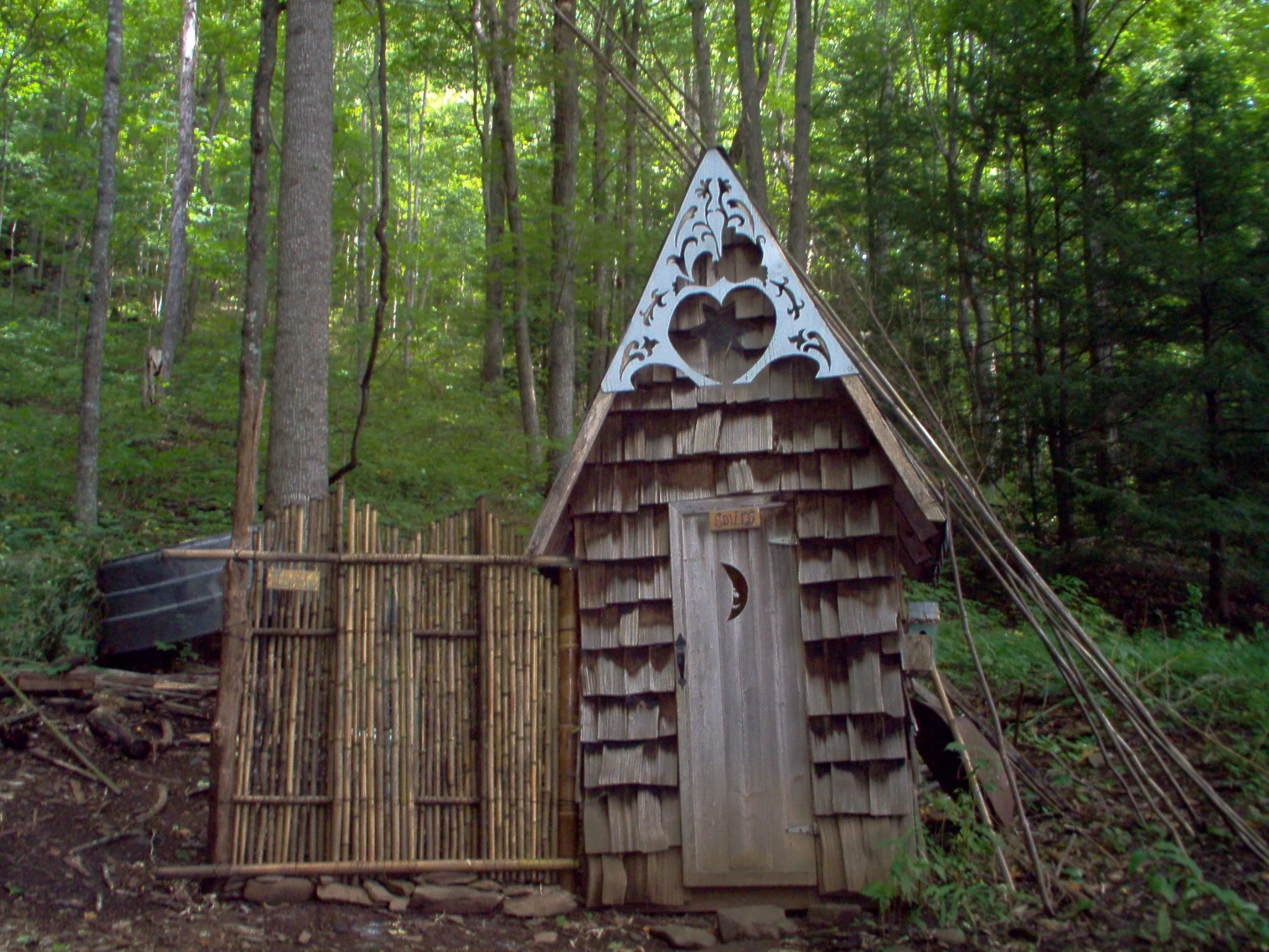 2004 outhouse.JPG