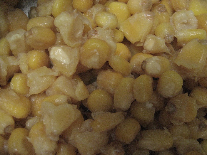 Fresh-washed, de-skinned corn