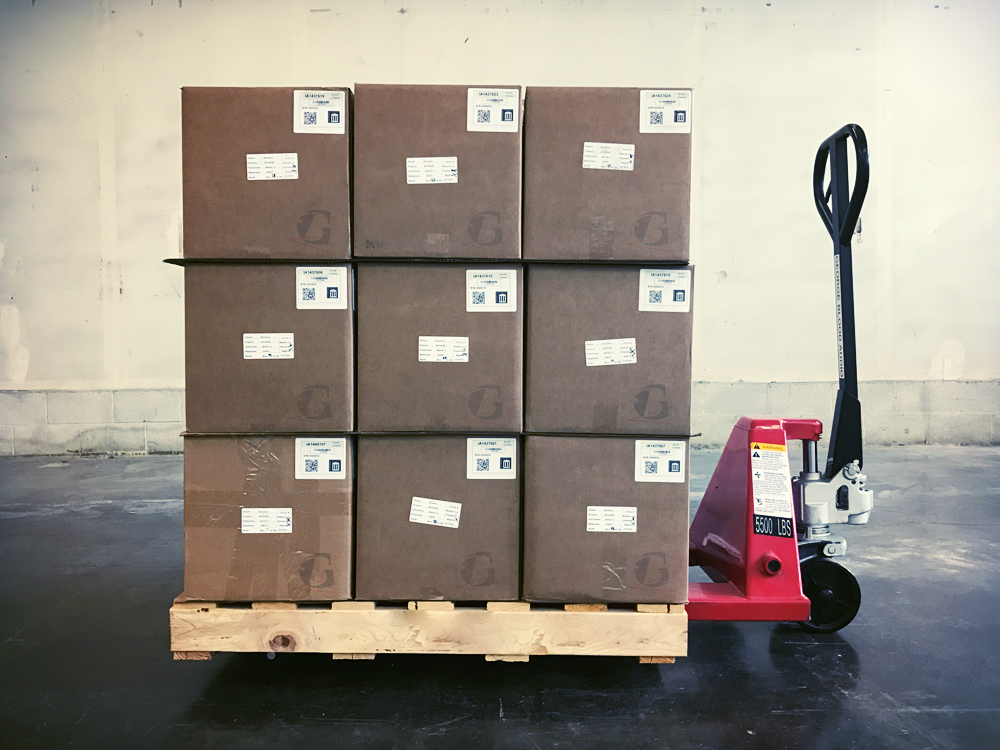 WE'RE HIRING SHIPPING MANAGER — Blood