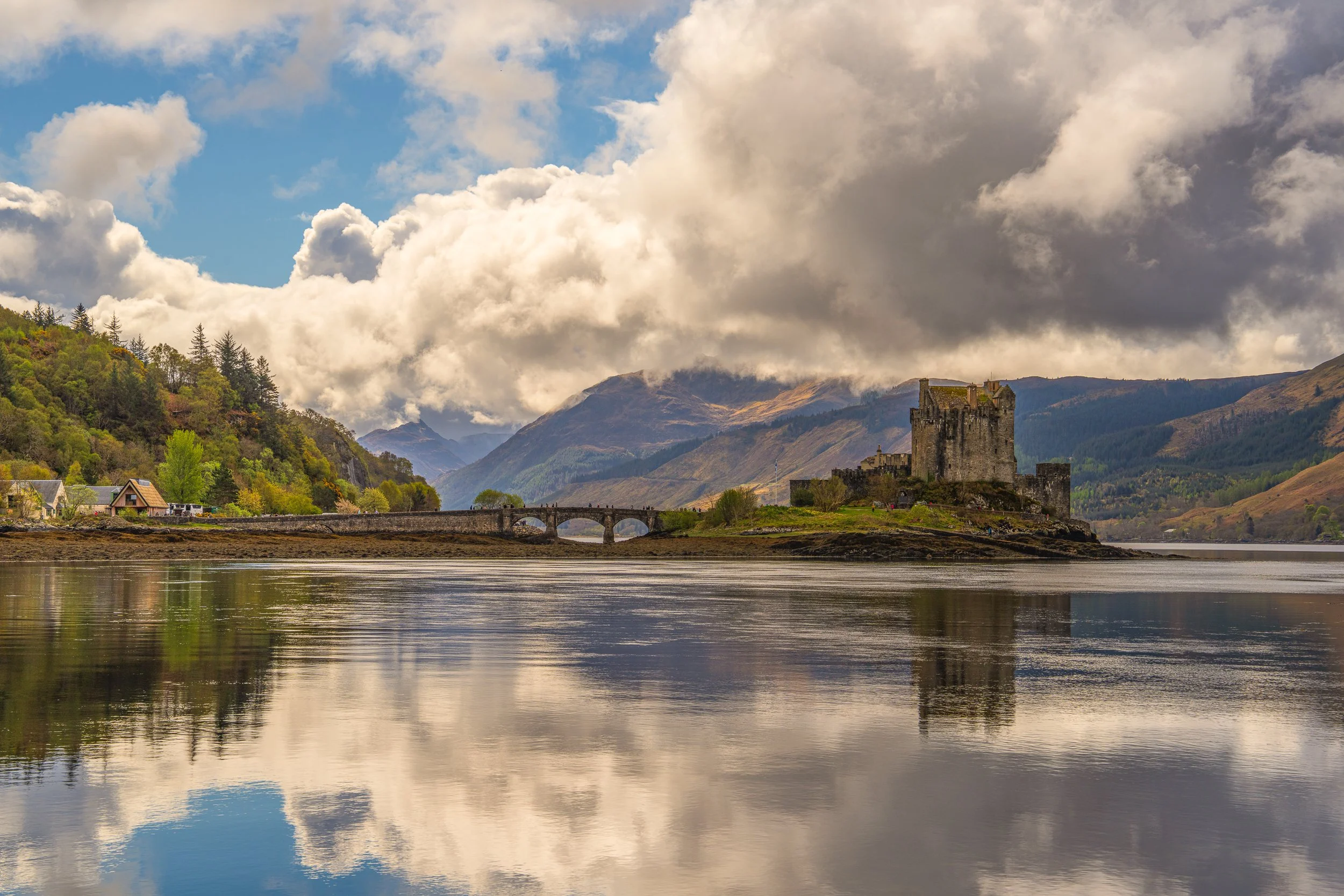 On the road to Edinburgh, we stopped at the famous Eileen Donan castle.