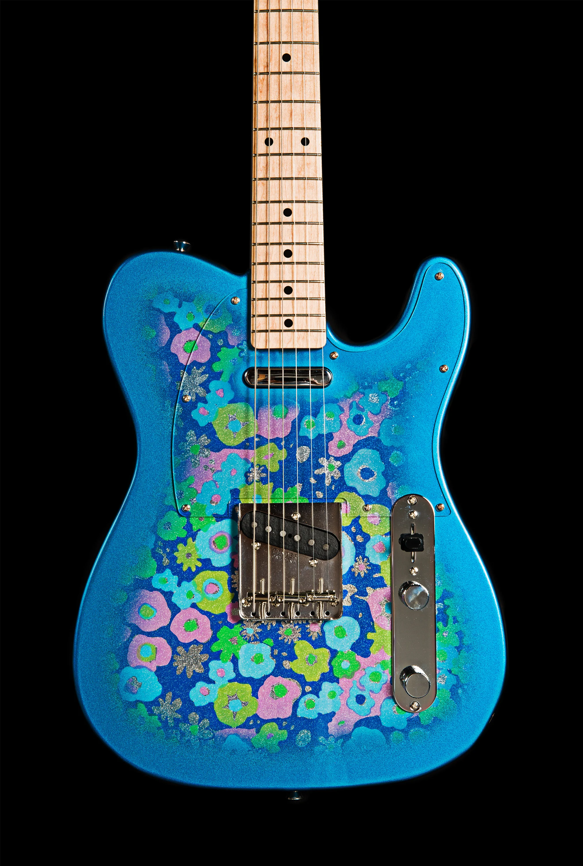 0233_rgb_PinkBlueFlowerFenderTele_GZGuitars_-¬17LauraEvans.jpg