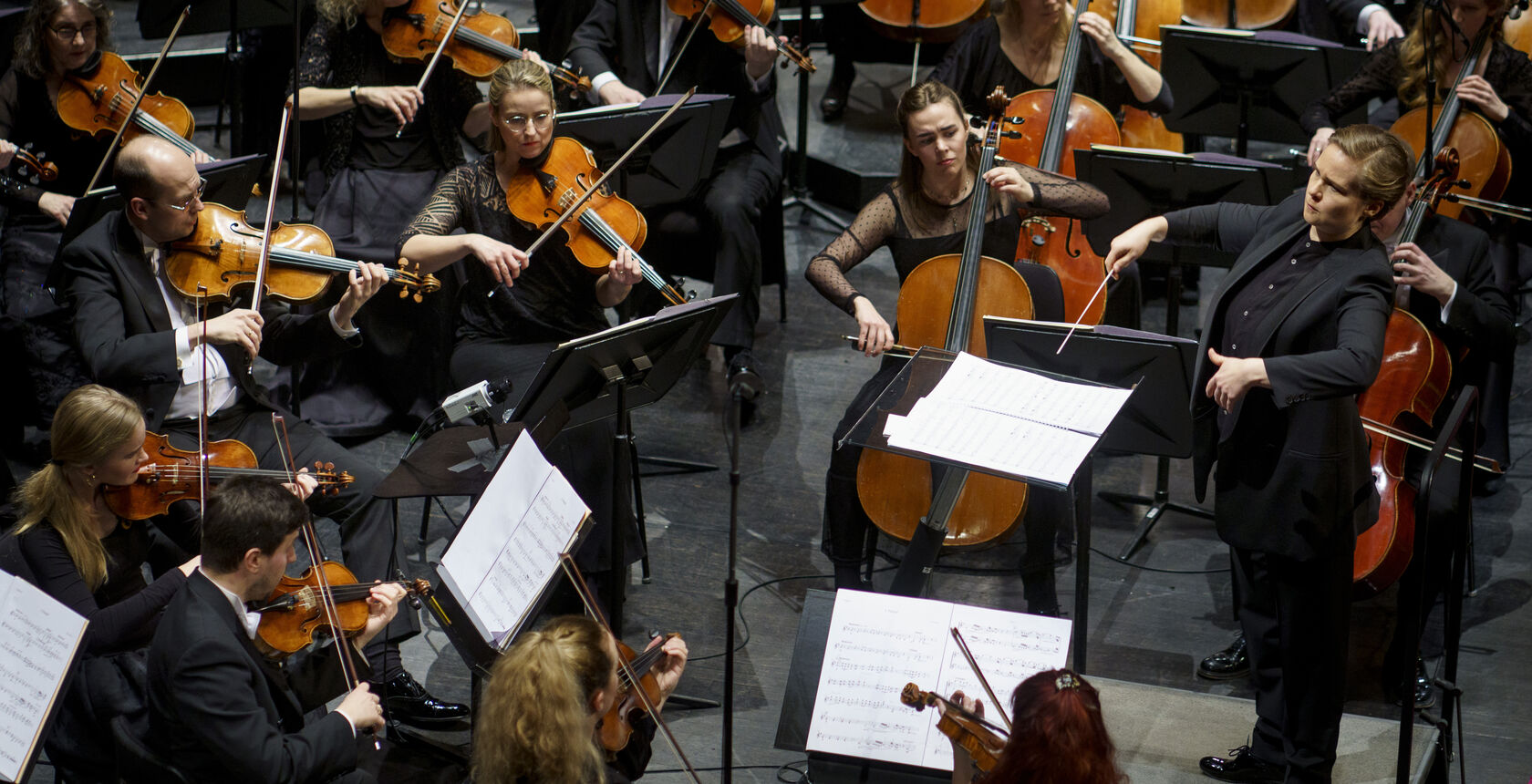 Gemæltan, Sæunn Thorsteinsdóttir and the Iceland Symphony Orchestra [Eva Ollikainen]