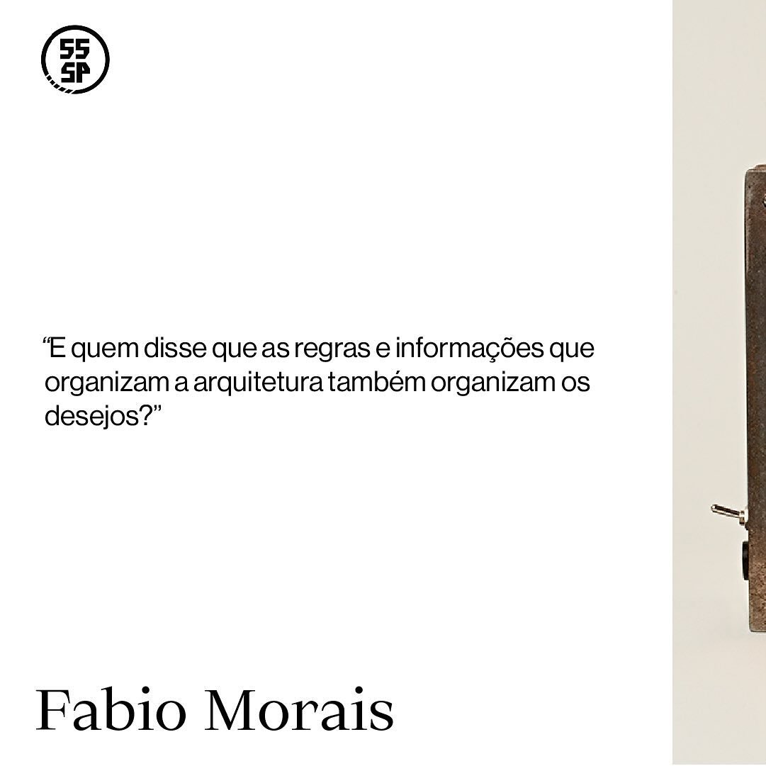 Fabio Morais, nascido em S&atilde;o Paulo em 1975, &eacute; reconhecido como um artista visual e escritor que explora as interse&ccedil;&otilde;es entre arte visual, hist&oacute;ria e pol&iacute;tica por meio da escrita. &ldquo;SA&Iacute;DA&rdquo;, d