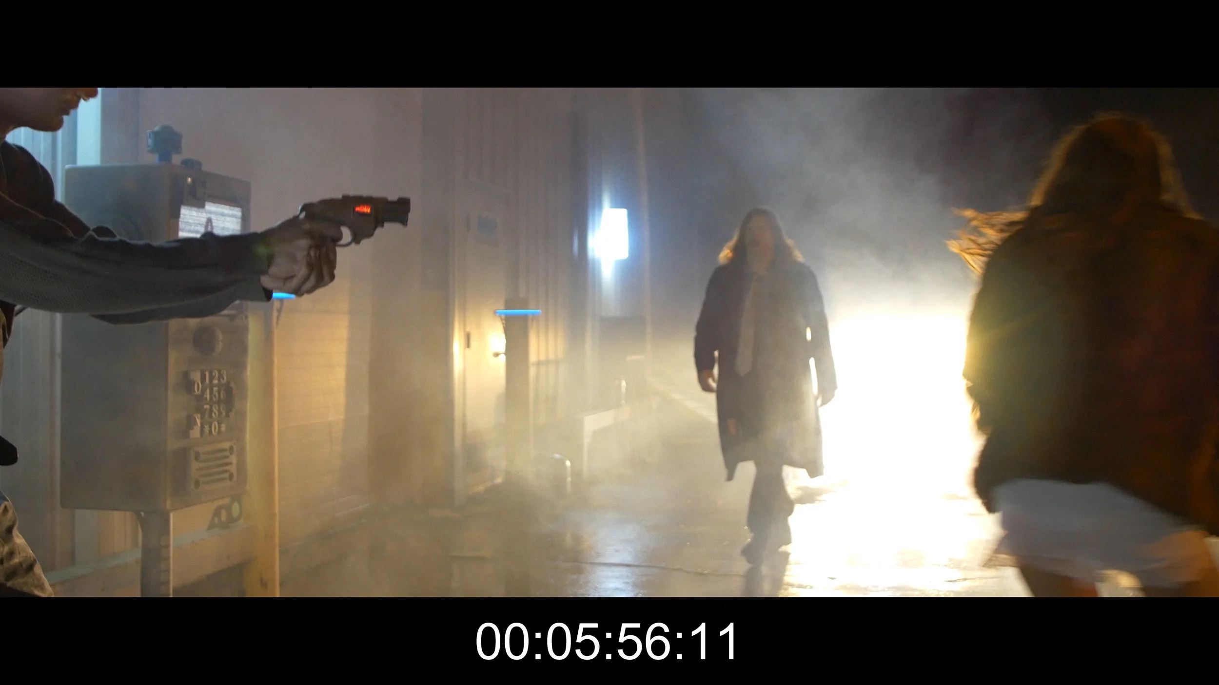 Added visual effects: Holder 2371’s charged gun.
