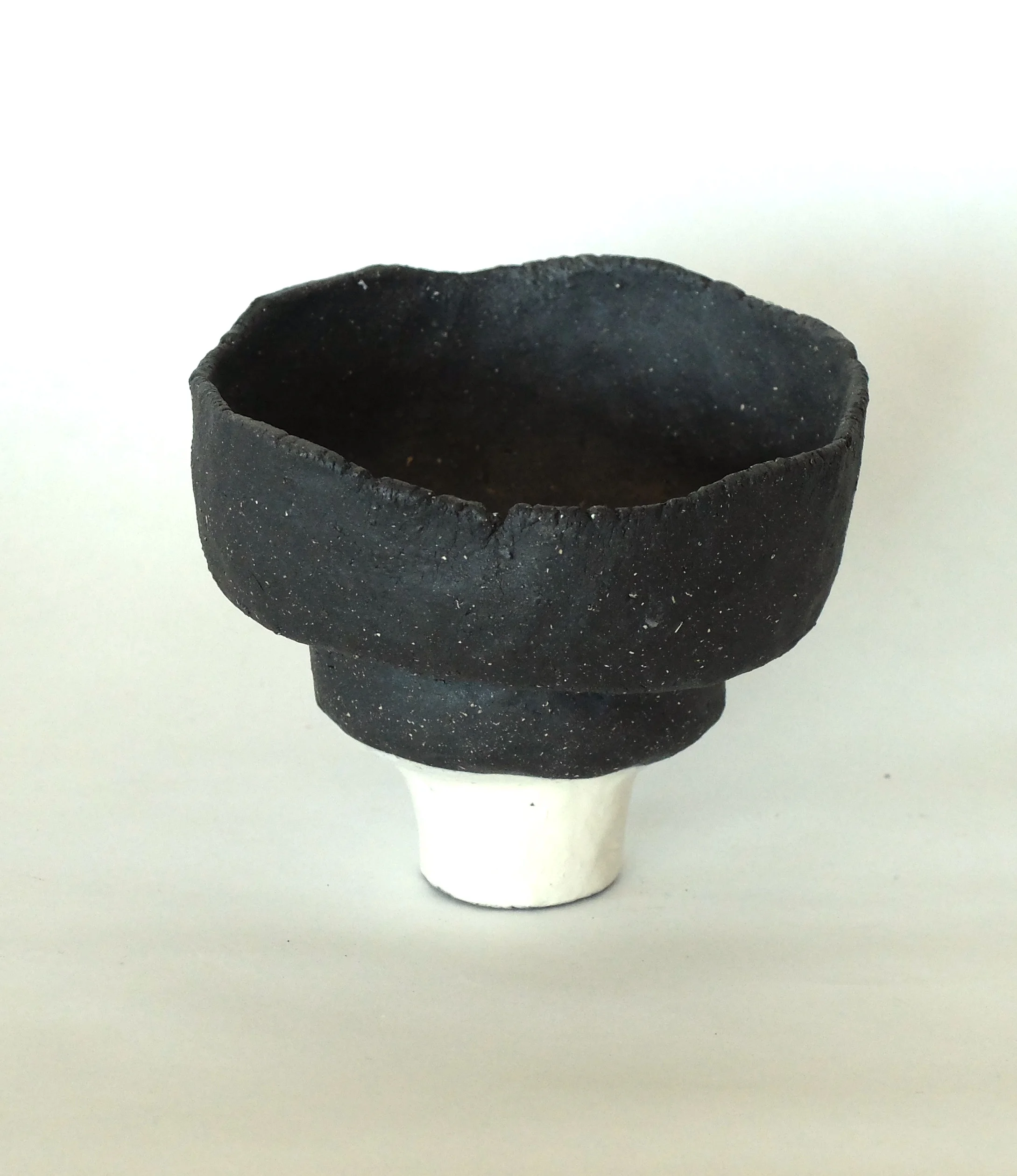 BLACK AND WHITE PINCH POT