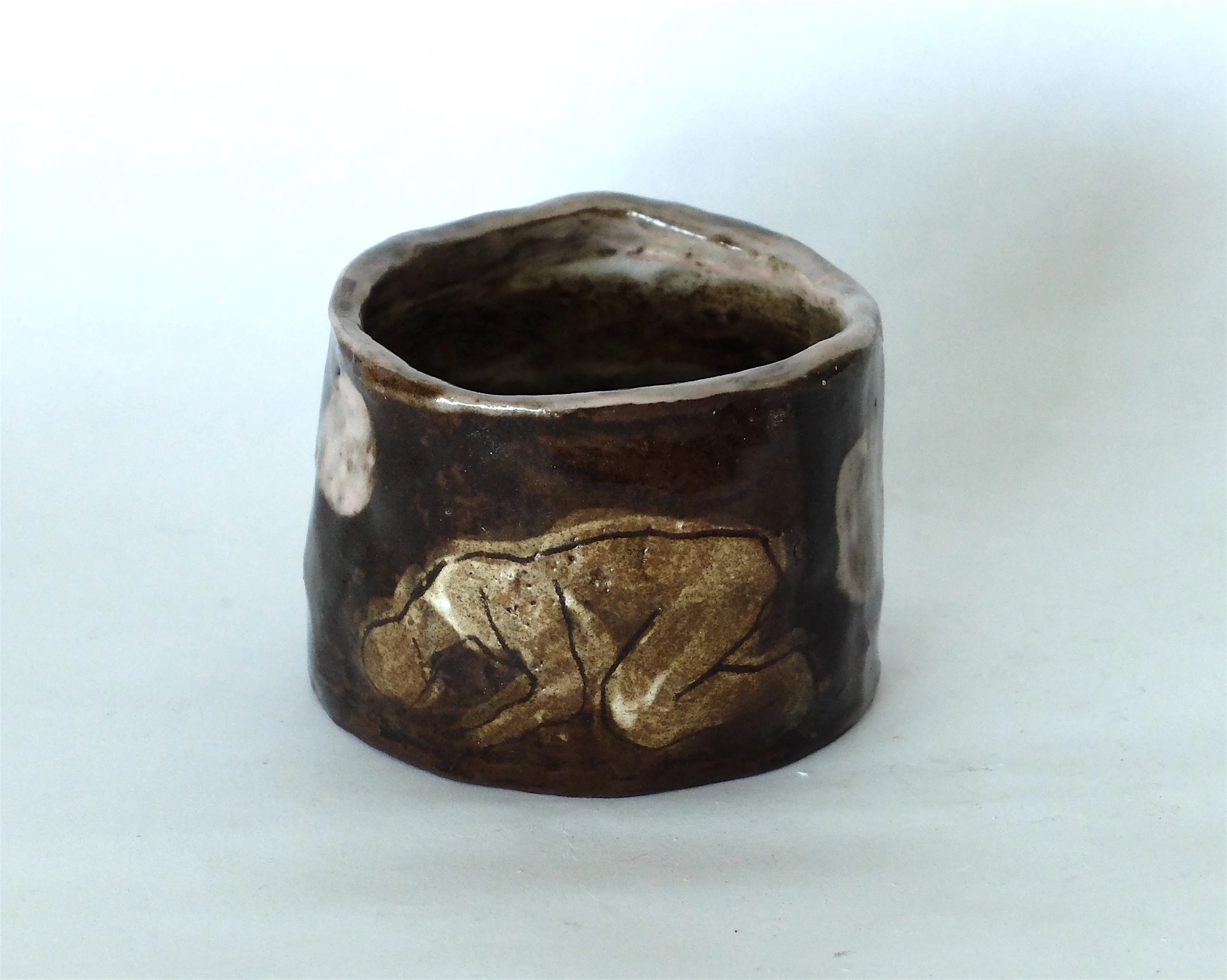 SMALL CUP WITH DRAWINGS