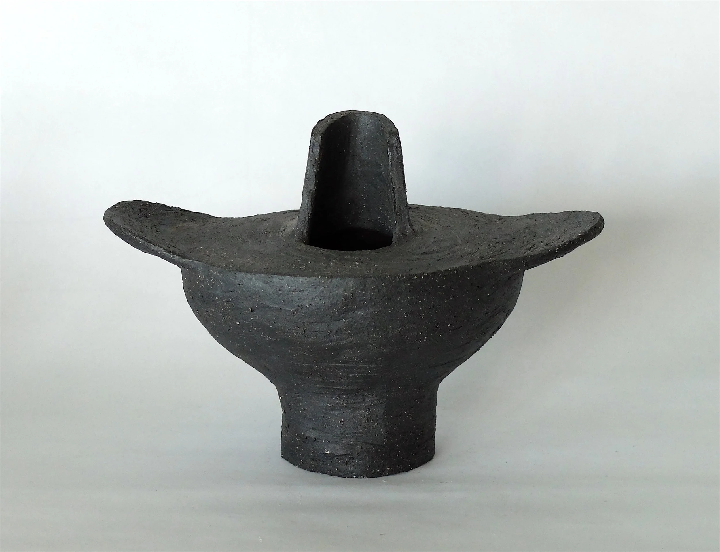 WINGED POT