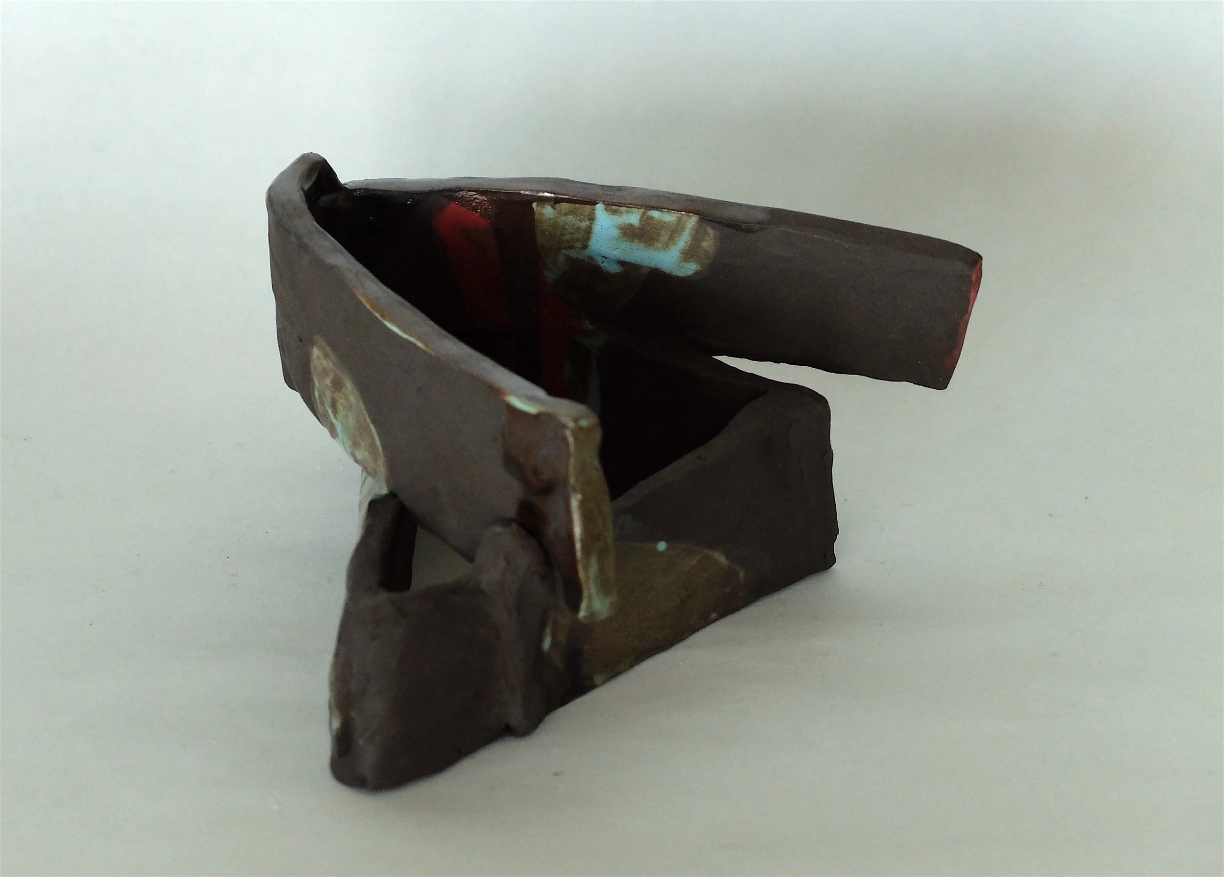 TRIANGLE SCULPTURE B-SIDE