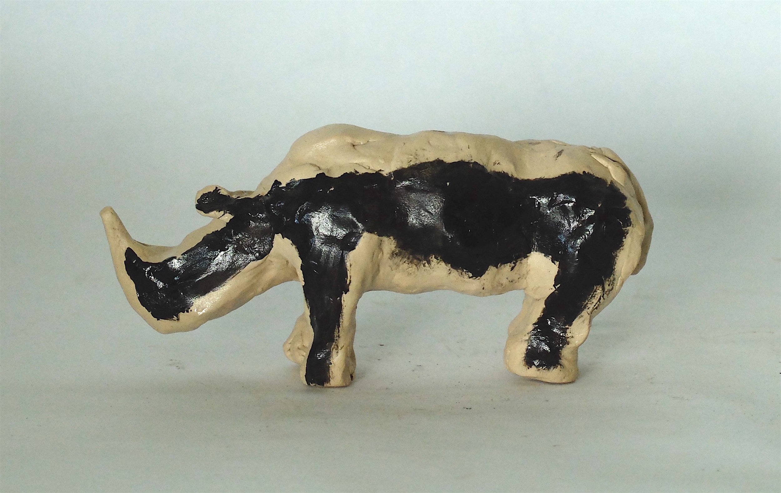 SMALL RHINO