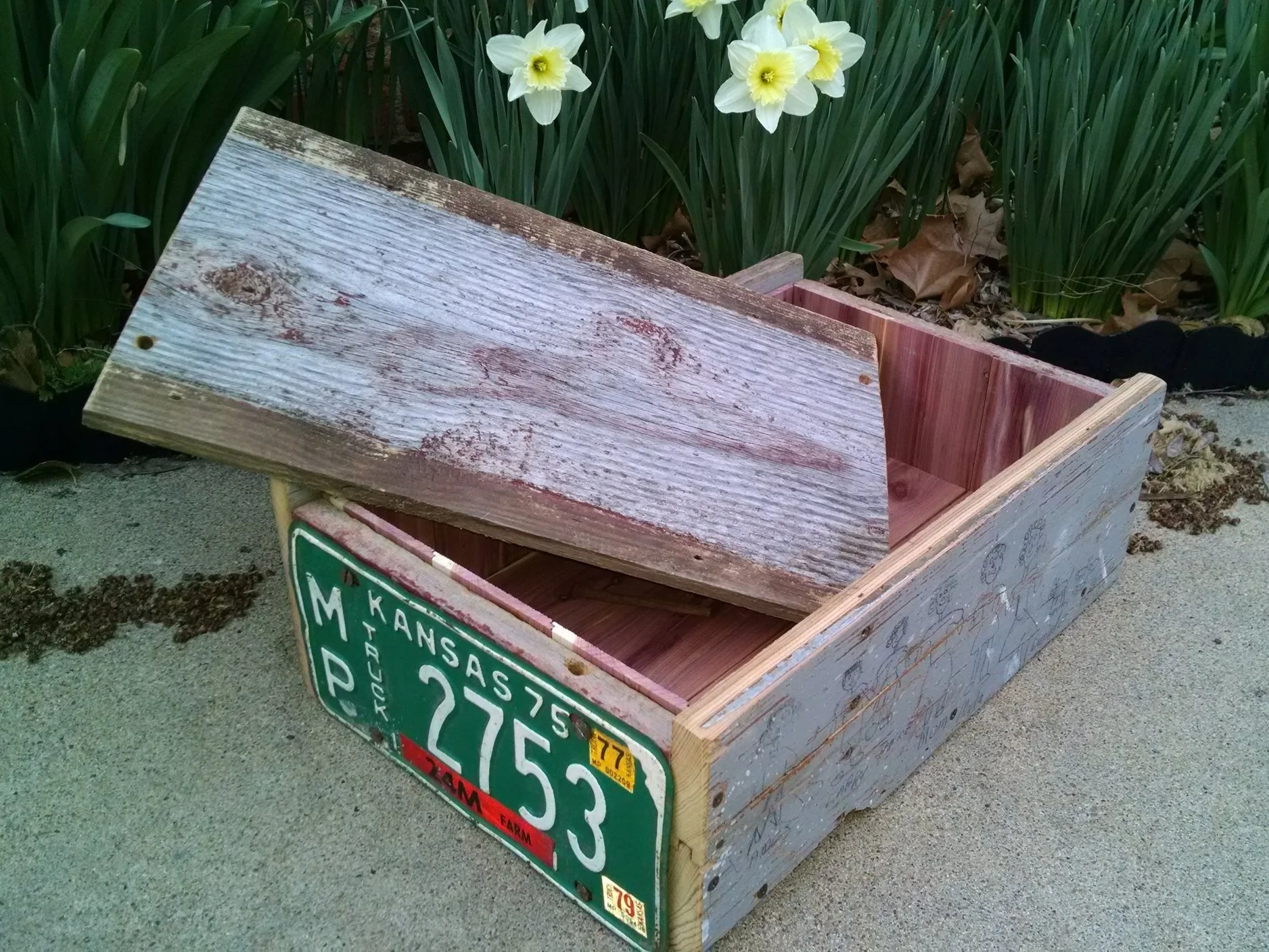 Custom Cedar-Lined Rustic Box