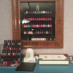 CND Shellac and Vinylux at the Burj Taliese Spa