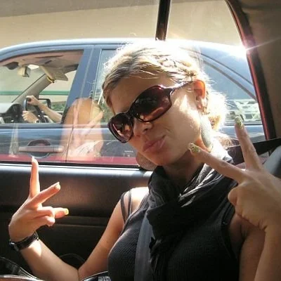 in a taxi in 2008 Hong Kong - with the gold glitter gel nails that started it all!